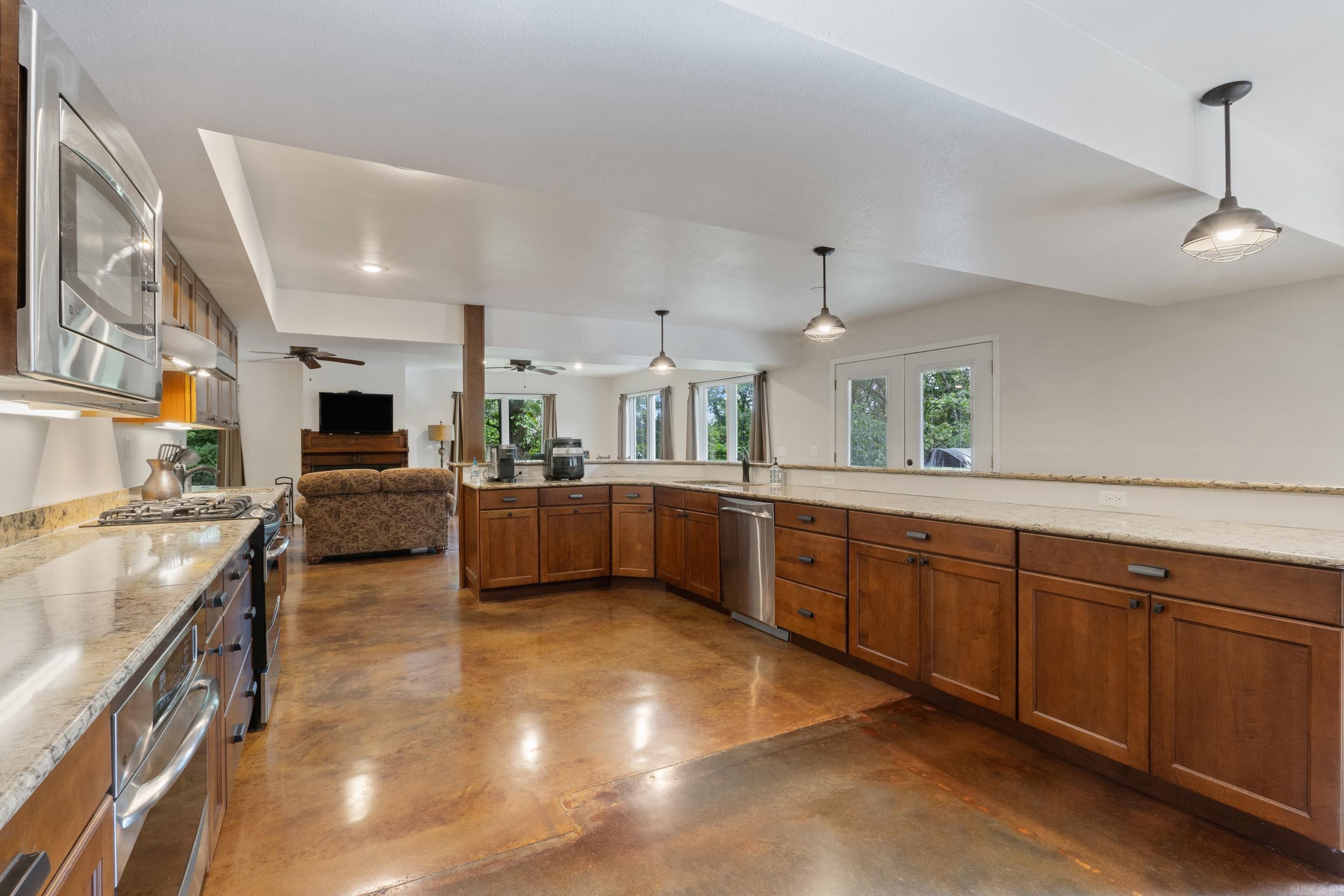 15364 Twin Pines Road  Lowell, AR