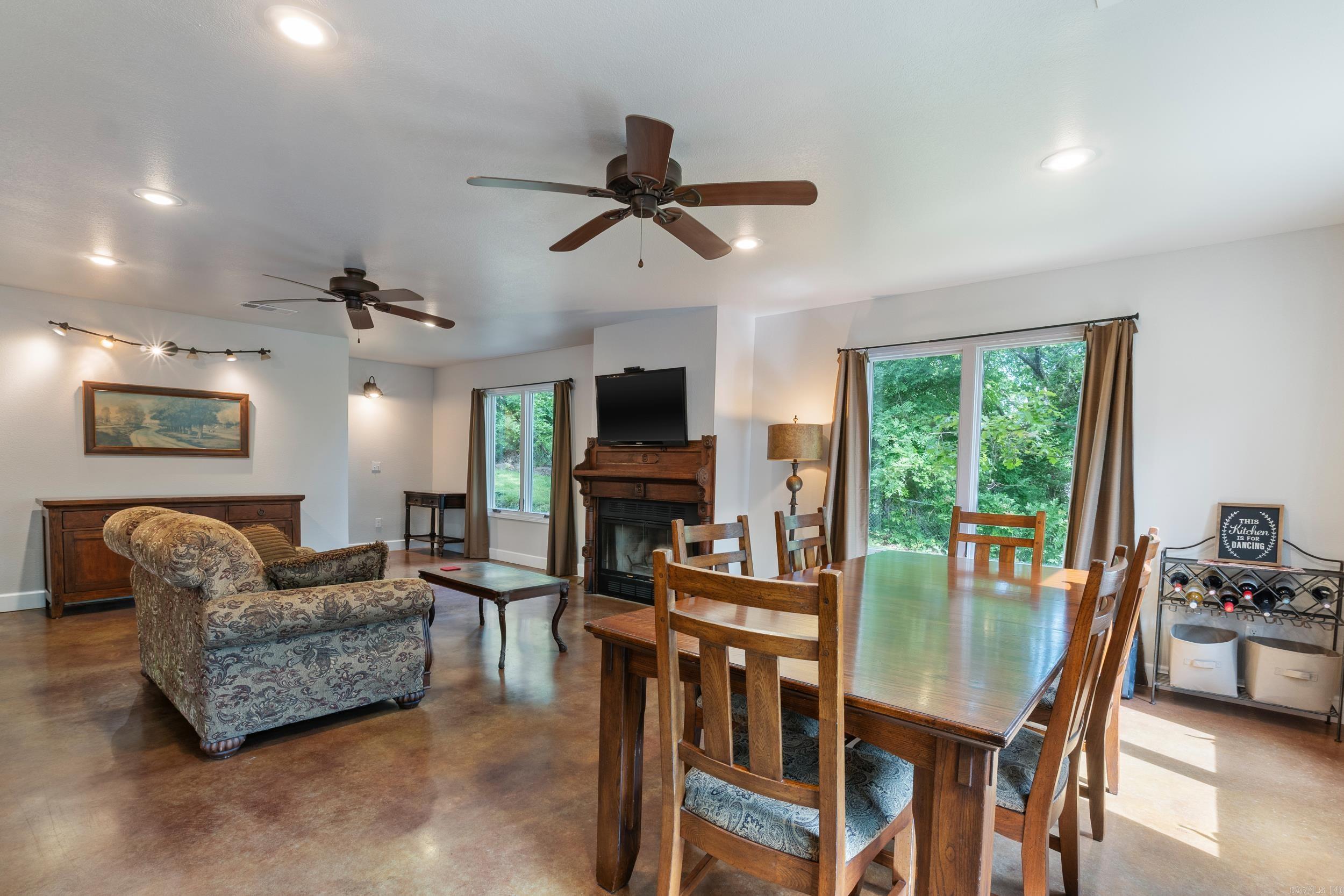 15364 Twin Pines Road  Lowell, AR
