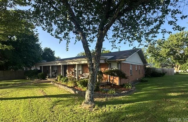 211/215  Service Street  Mountain View, AR