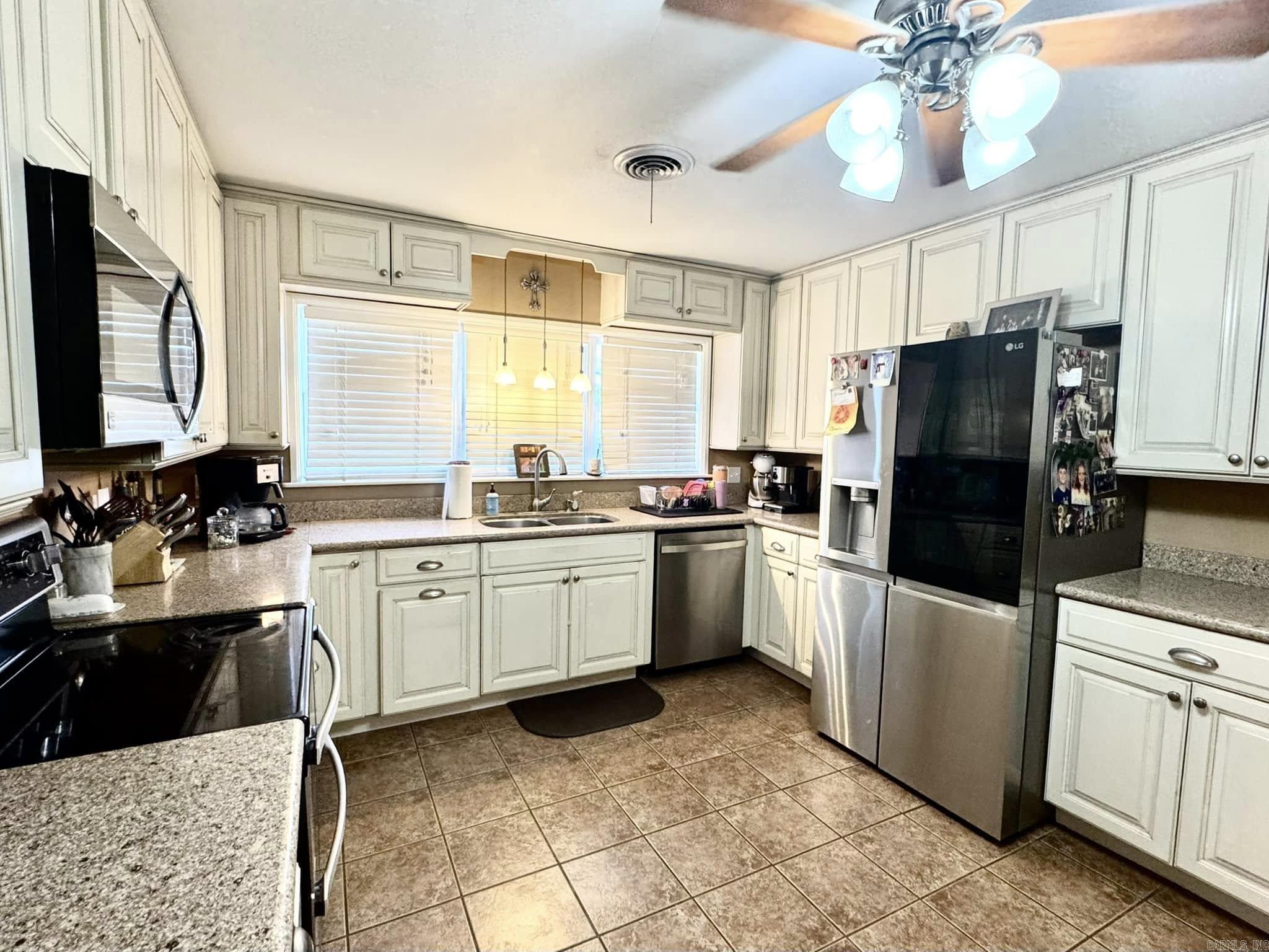 211/215 Service Street  Mountain View, AR