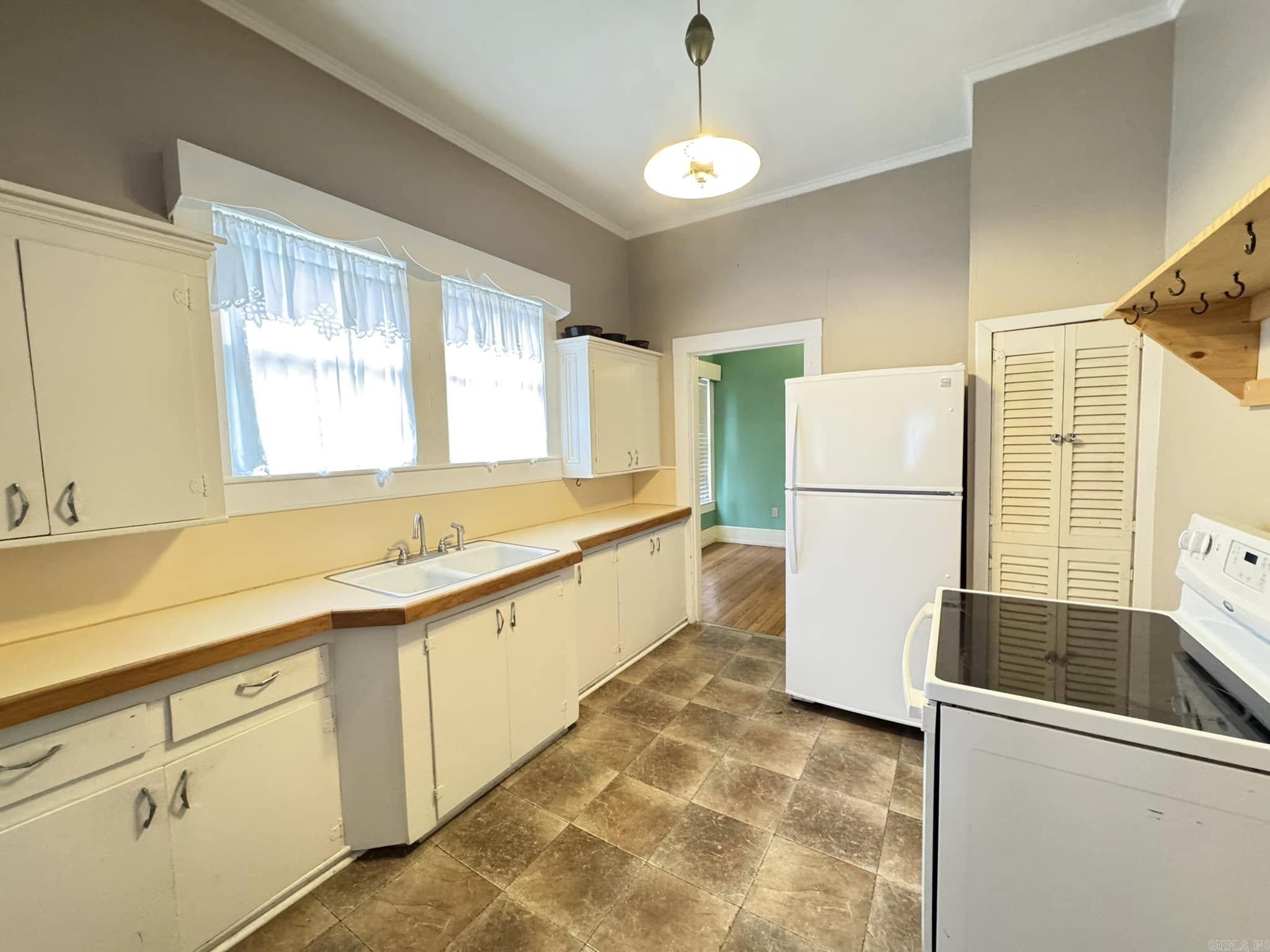 211/215 Service Street  Mountain View, AR