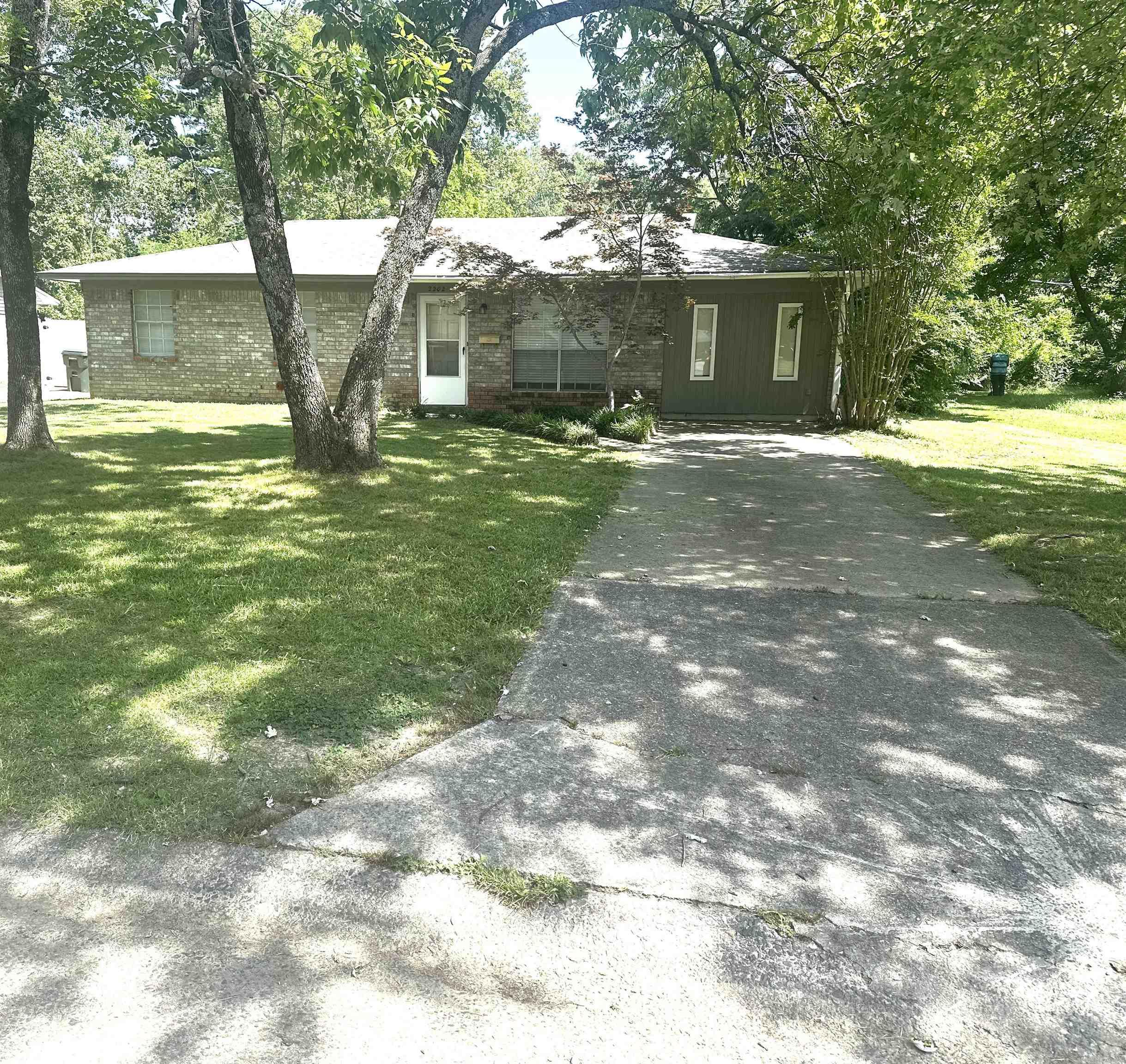 2202 Arkansas  Conway, AR