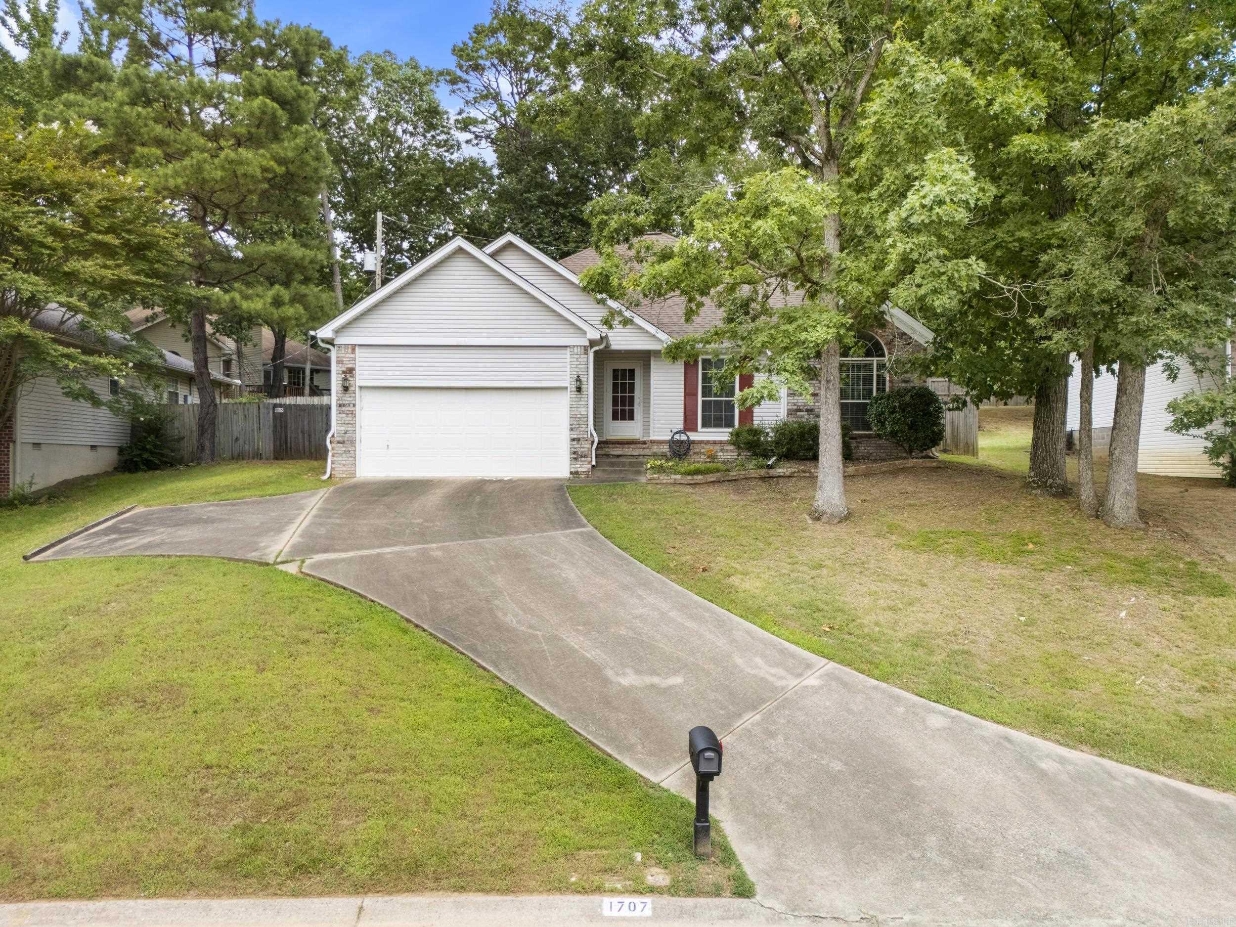 1707 Point West Dr  Little Rock, AR