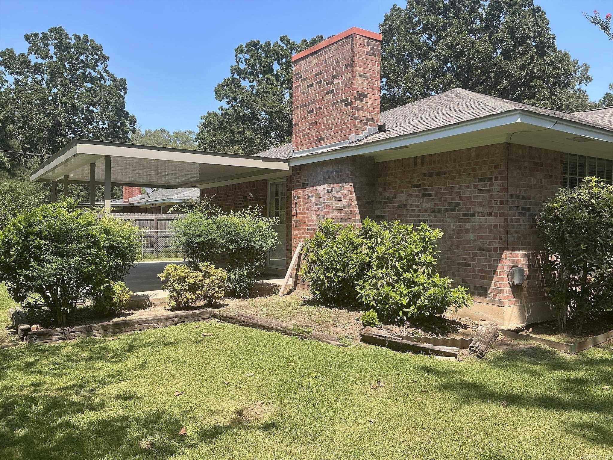 1204 Cypress  Crossett, AR