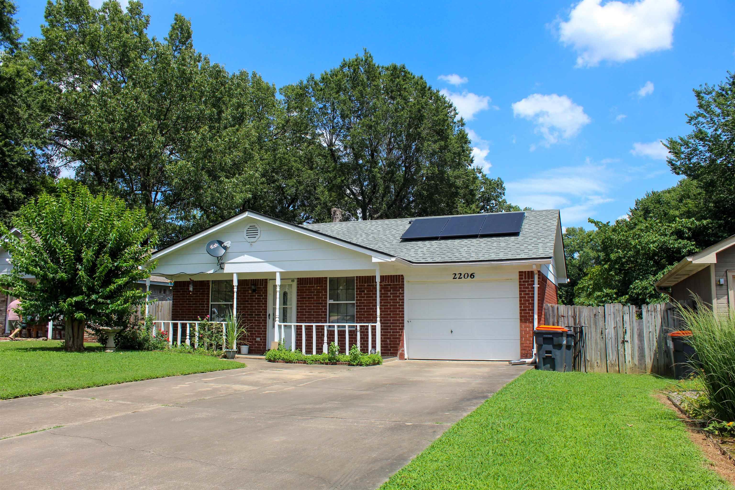 2206 S Greenwich Cv  Russellville, AR