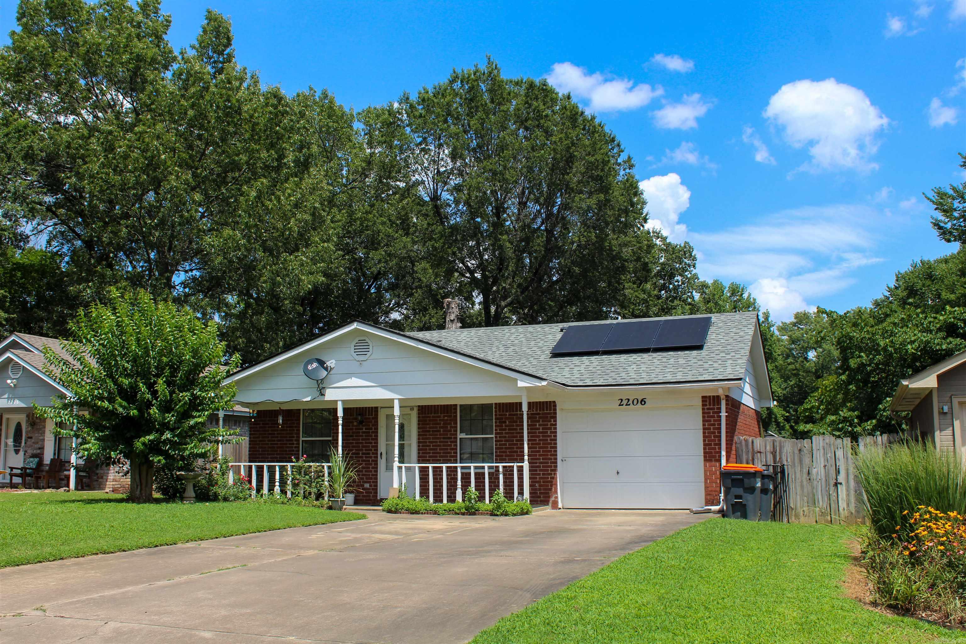 2206 S Greenwich Cv  Russellville, AR