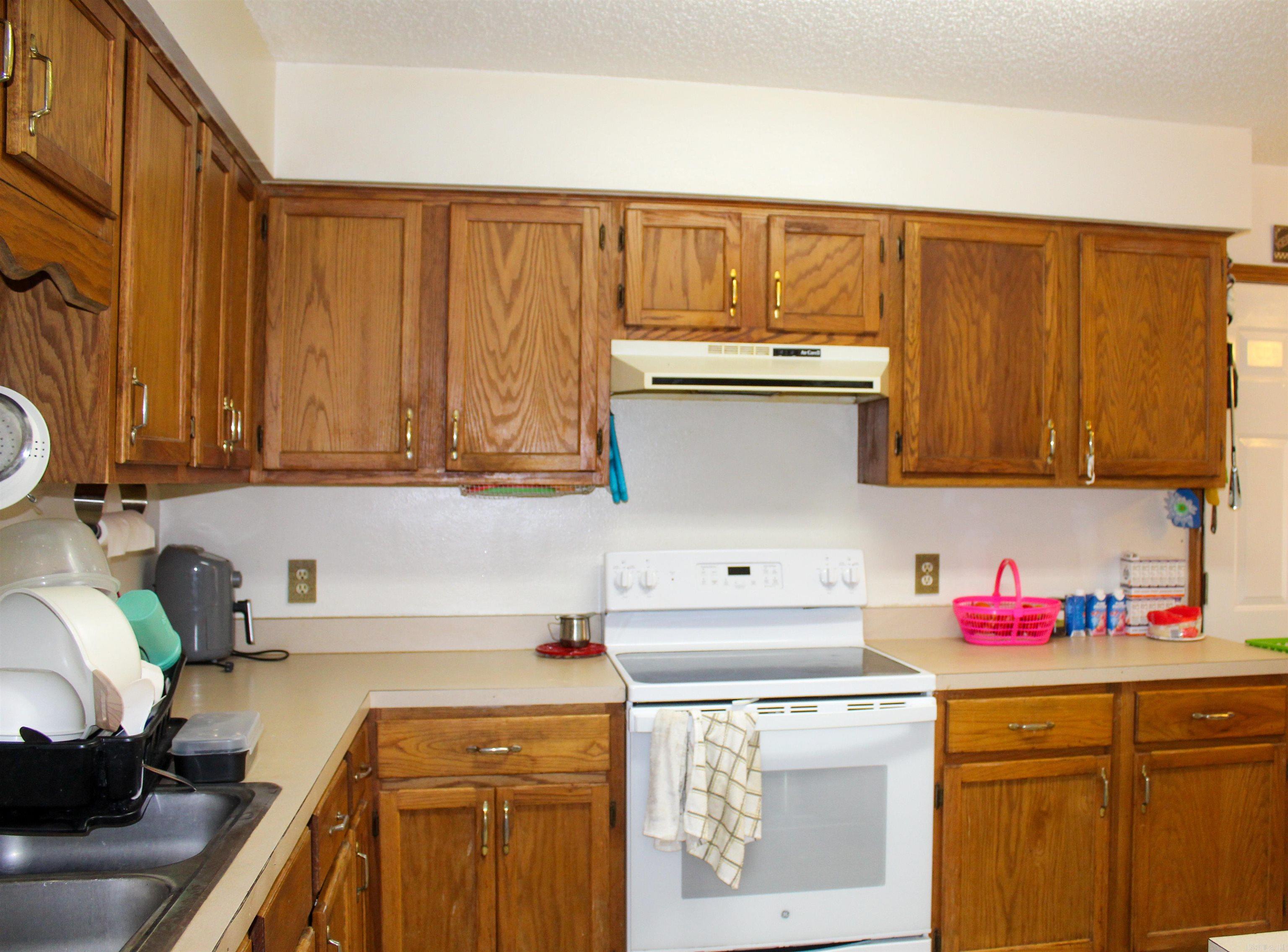 2206 S Greenwich Cv  Russellville, AR