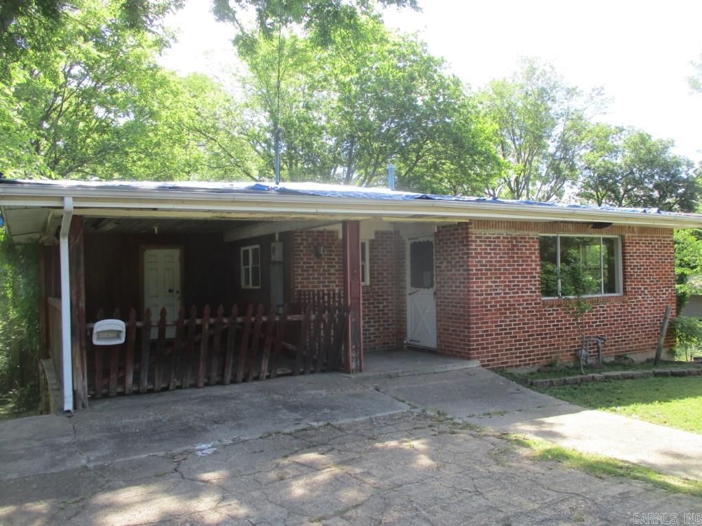 805 School  Hot Springs, AR