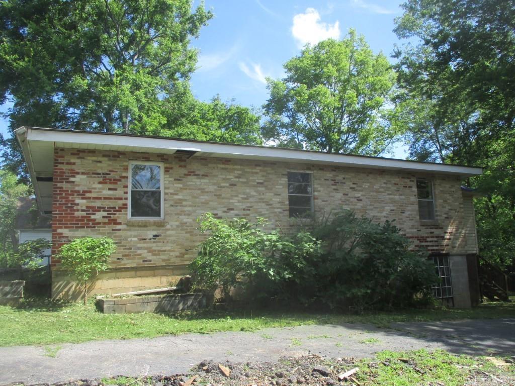 805 School  Hot Springs, AR