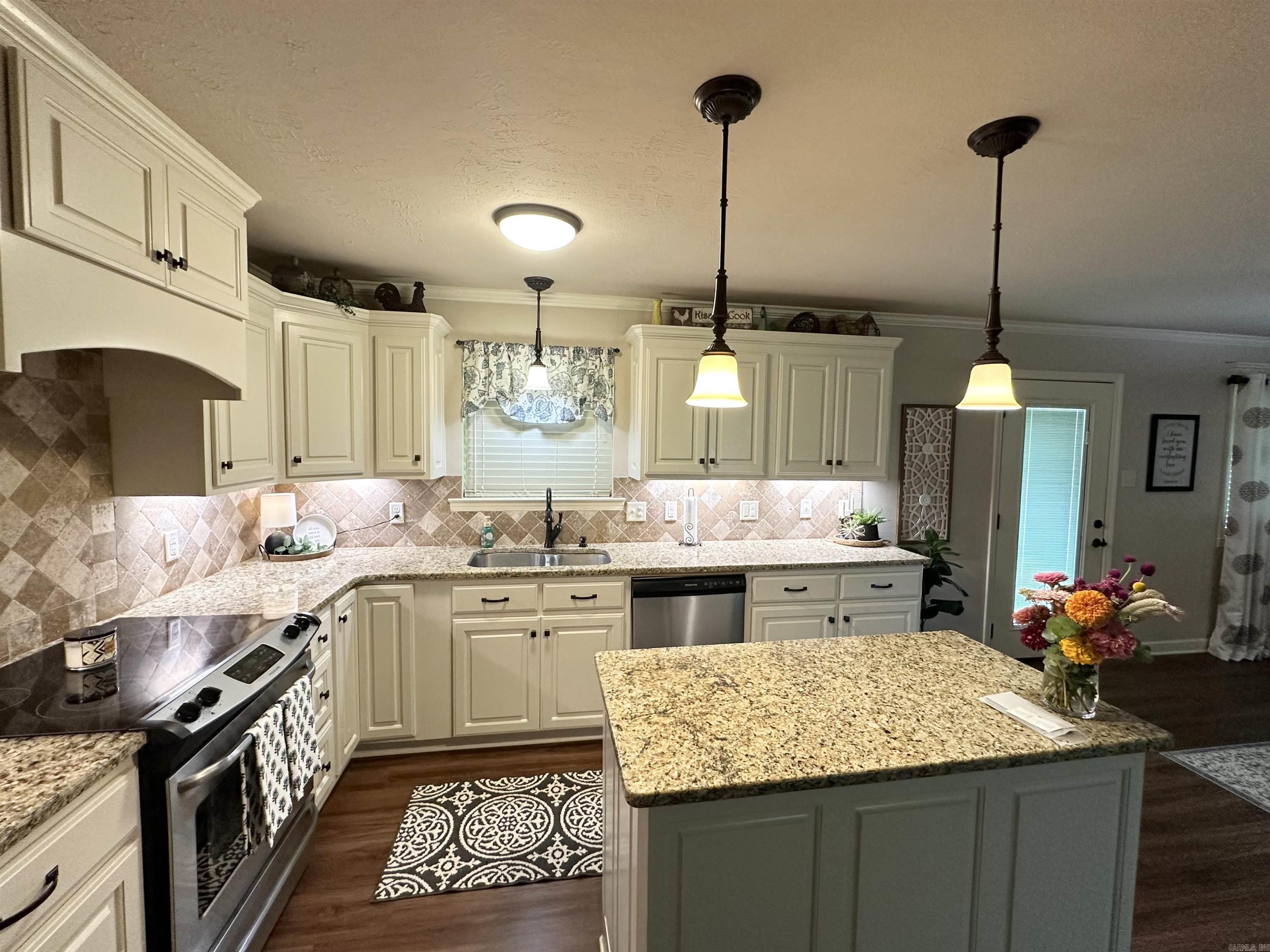 11550 N 31  Austin, AR