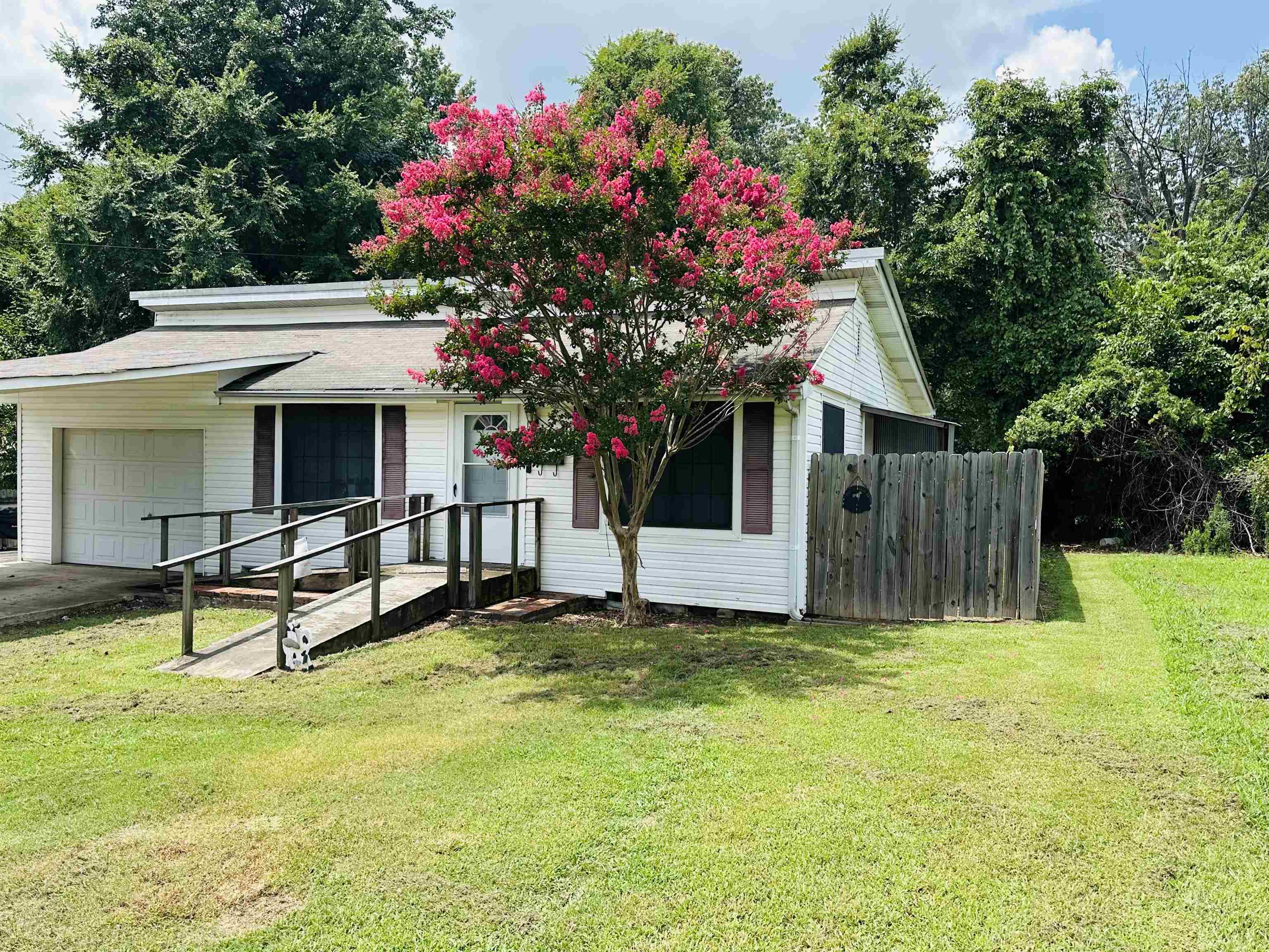 2117 Jones  Paragould, AR