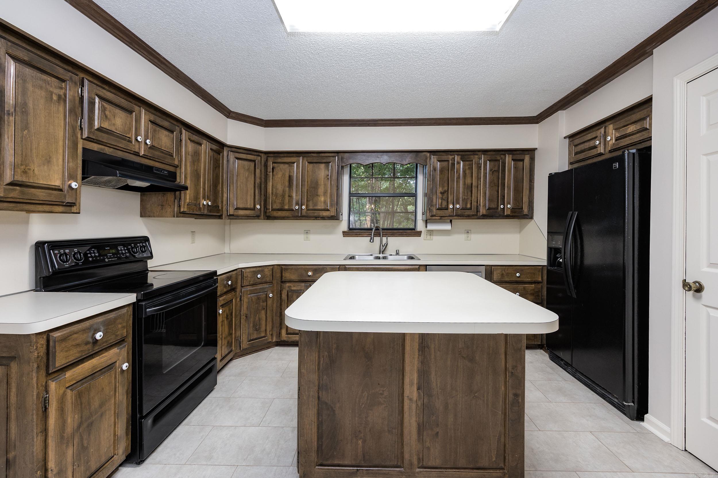 2101 Hickory Nut  Little Rock, AR