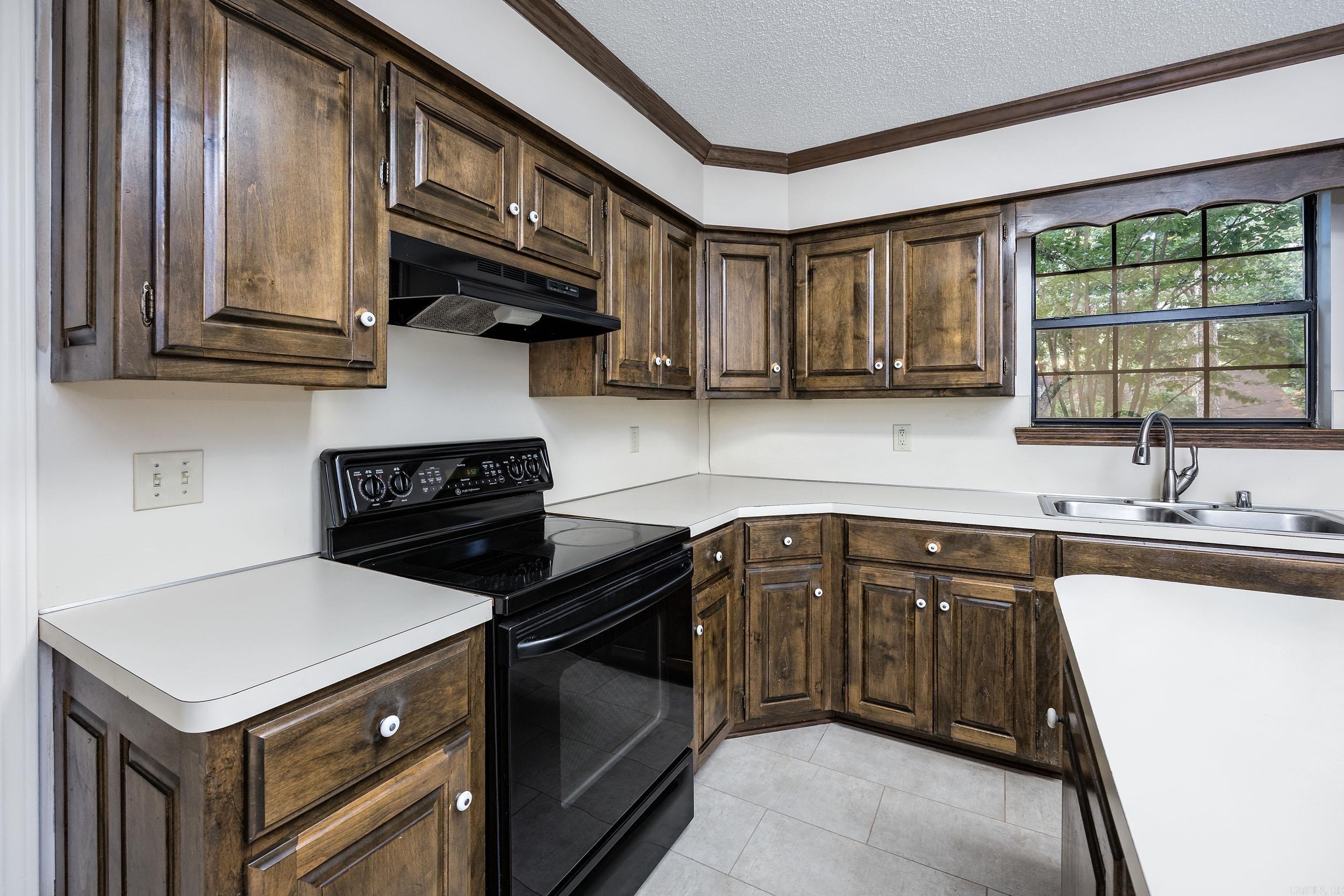 2101 Hickory Nut  Little Rock, AR