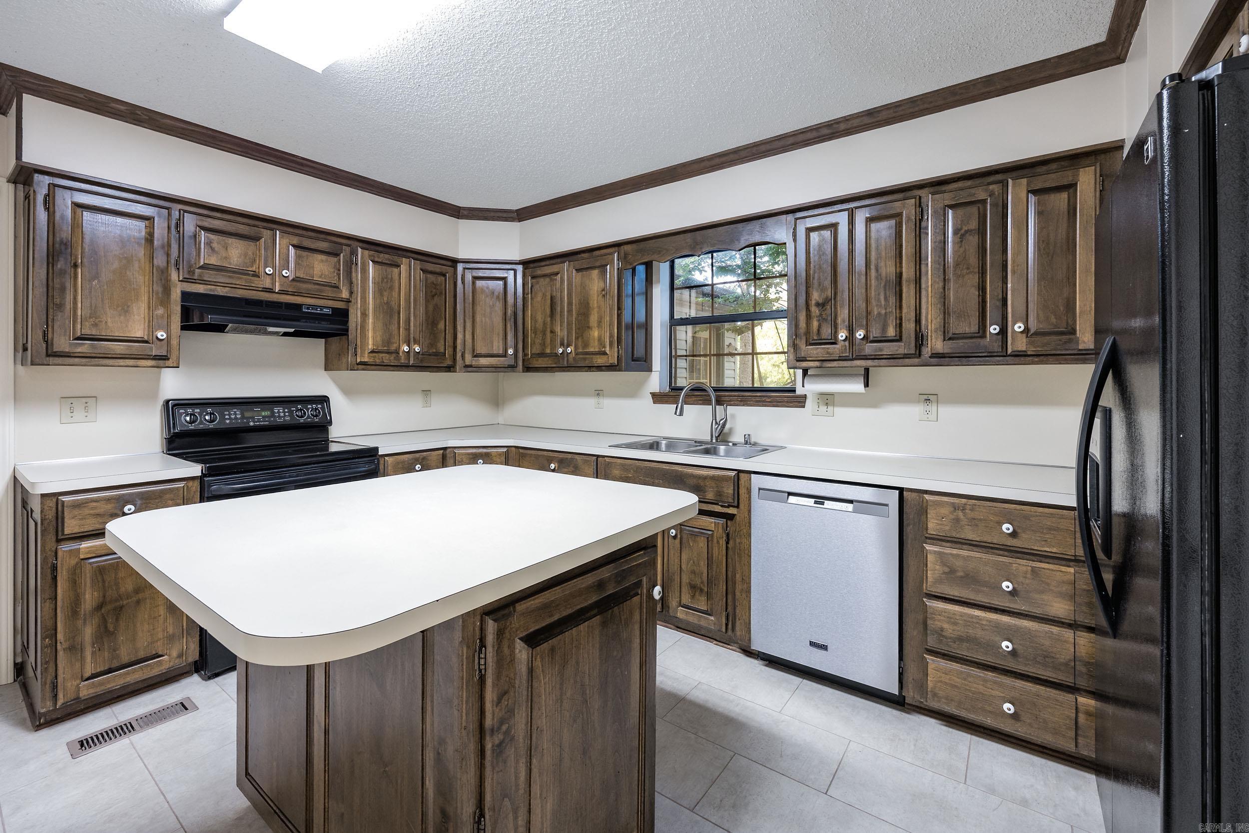 2101 Hickory Nut  Little Rock, AR