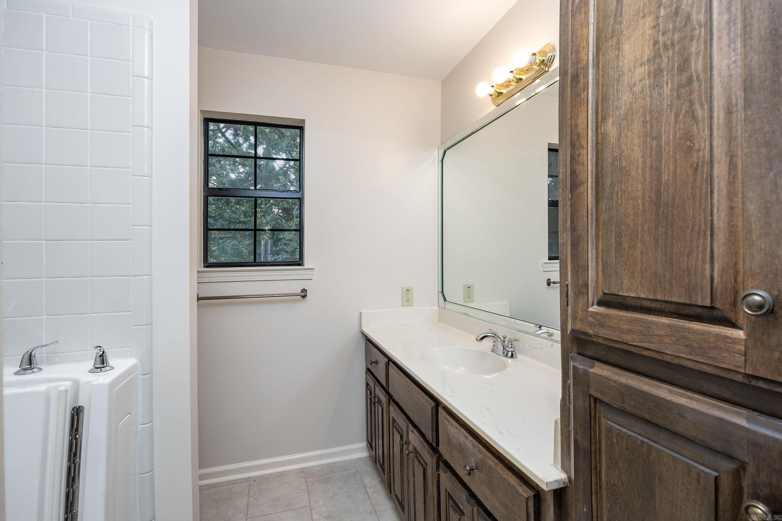 2101 Hickory Nut  Little Rock, AR