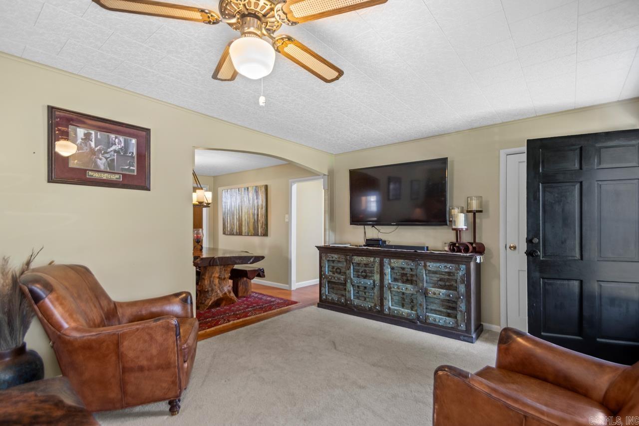 6 Farvu  North Little Rock, AR