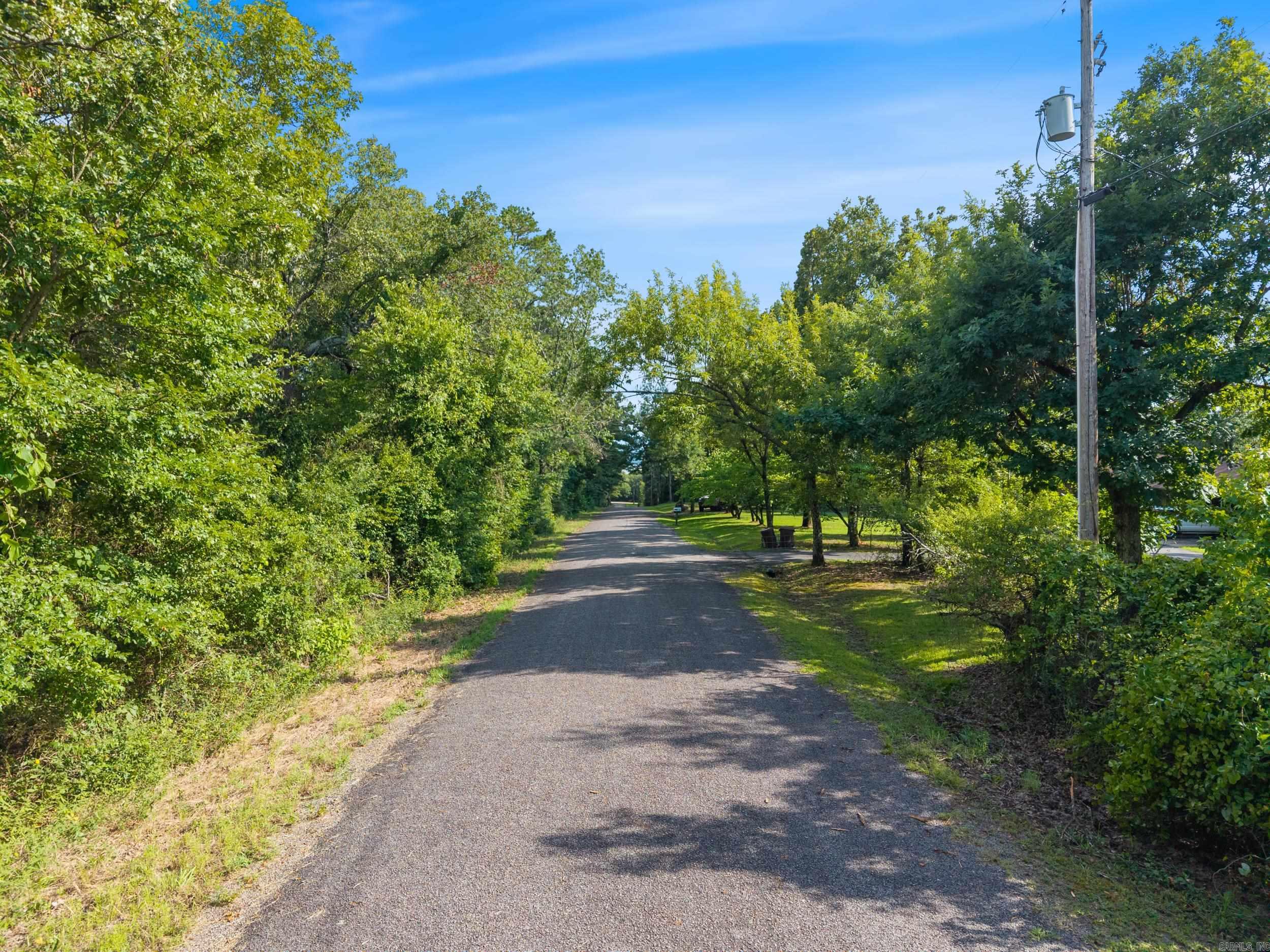000 Ridge  London, AR