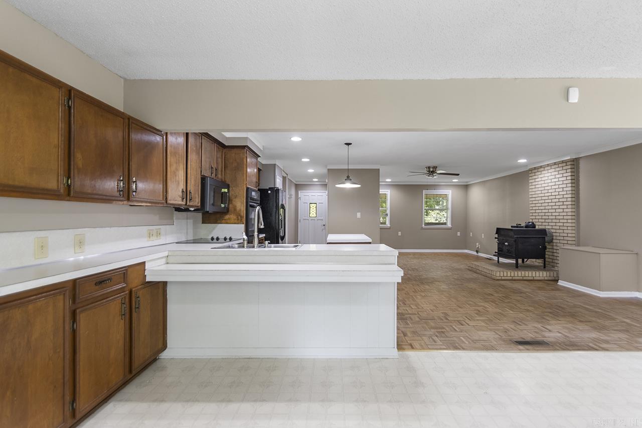 21912 Whippoorwill  Bauxite, AR
