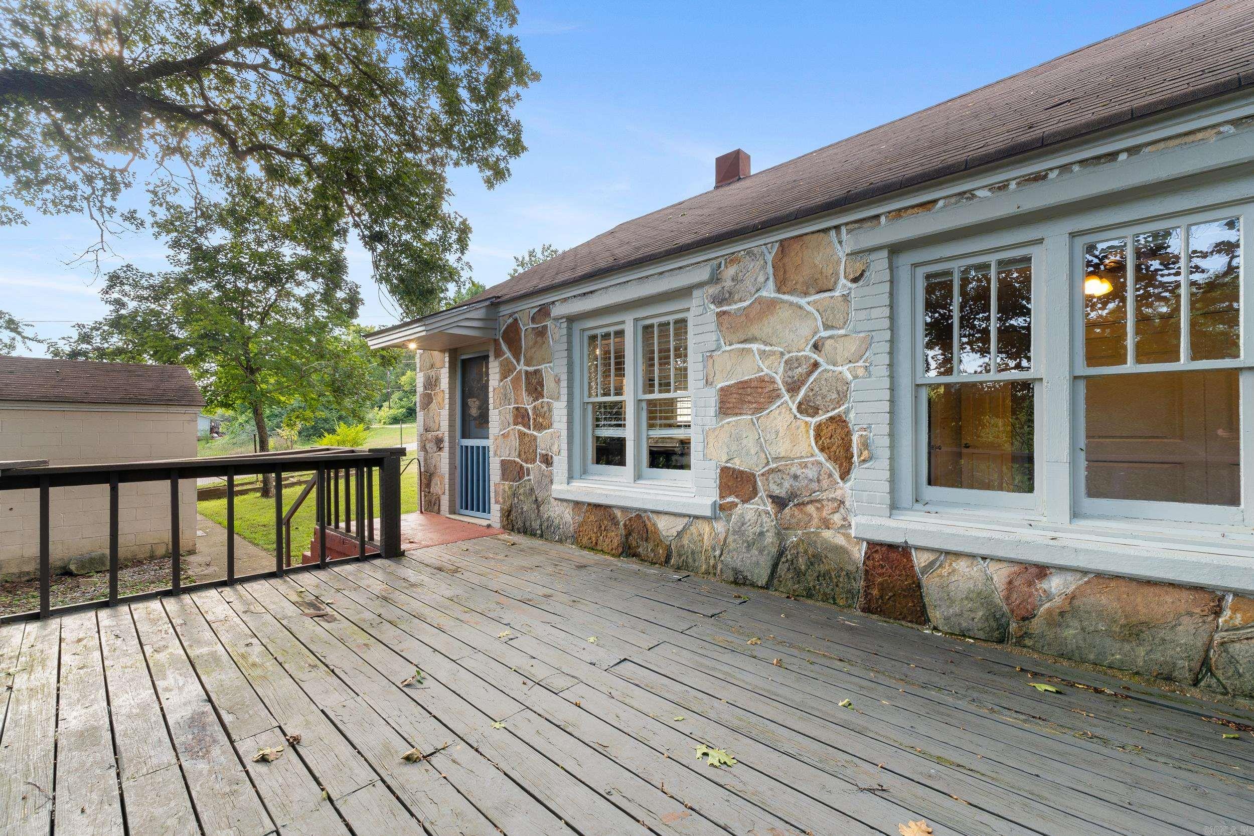 225 Blevins  Norfork, AR