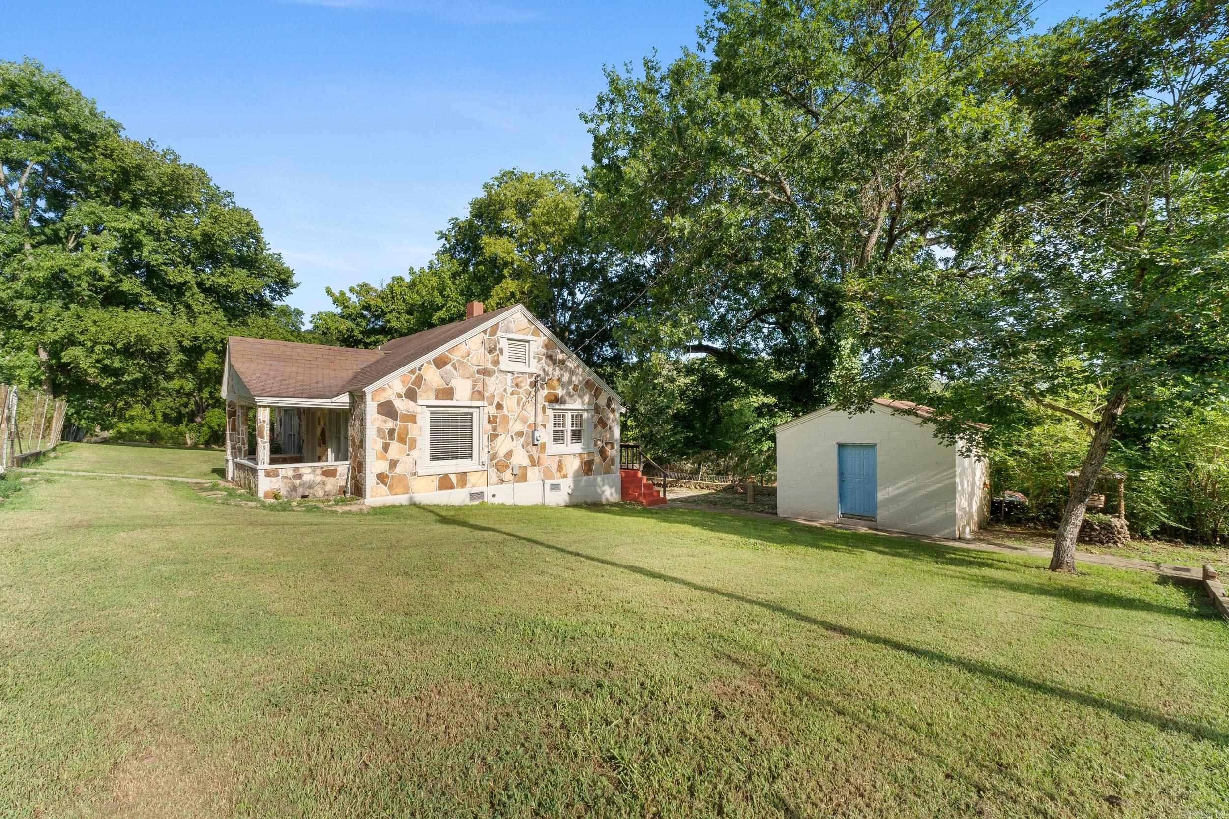 225 Blevins  Norfork, AR