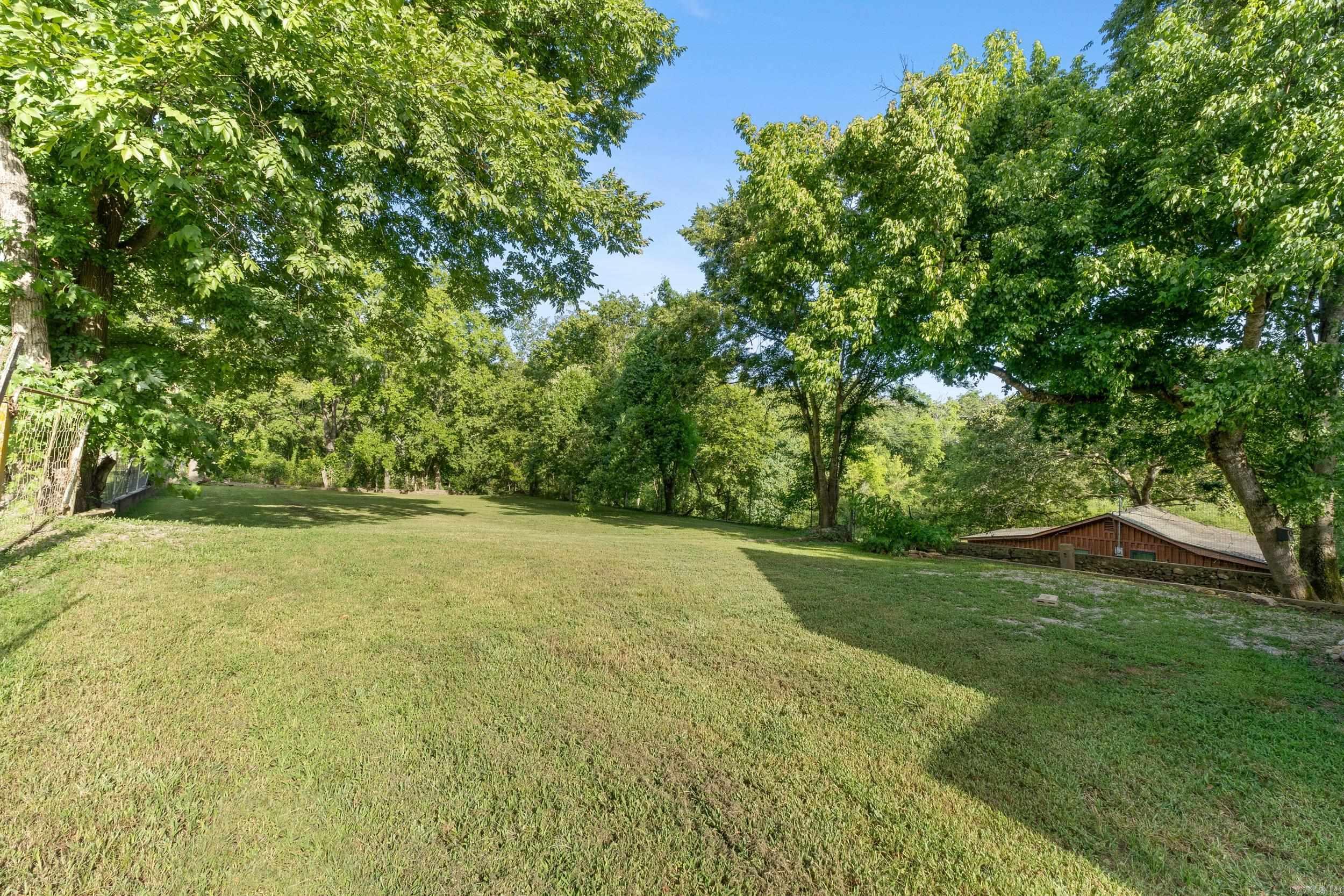 225 Blevins  Norfork, AR