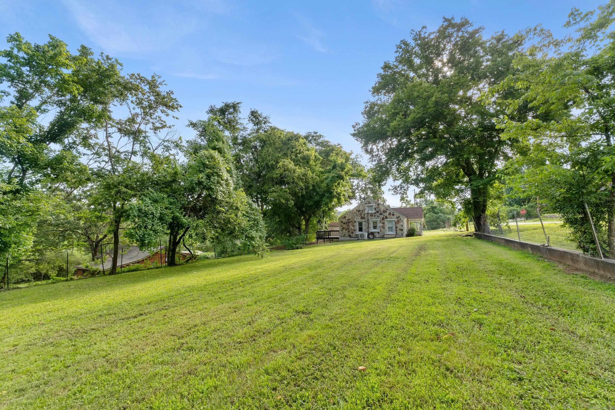 225 Blevins  Norfork, AR