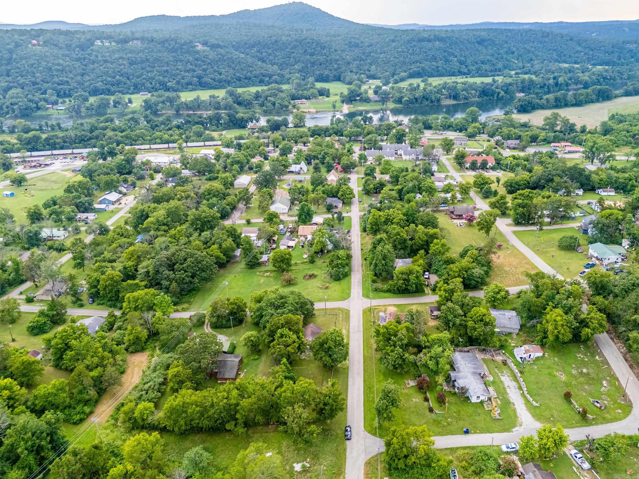 225 Blevins  Norfork, AR