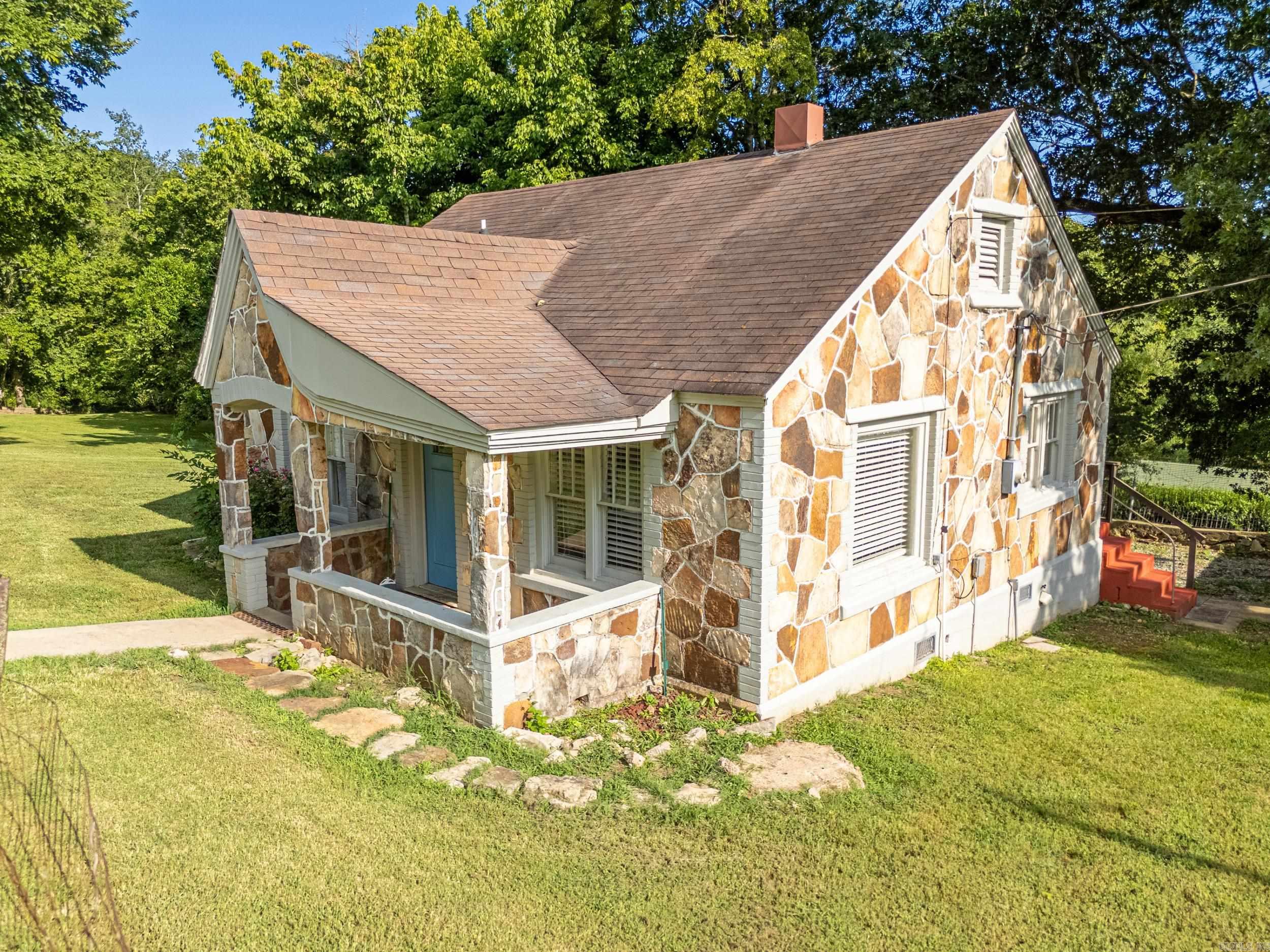 225 Blevins  Norfork, AR