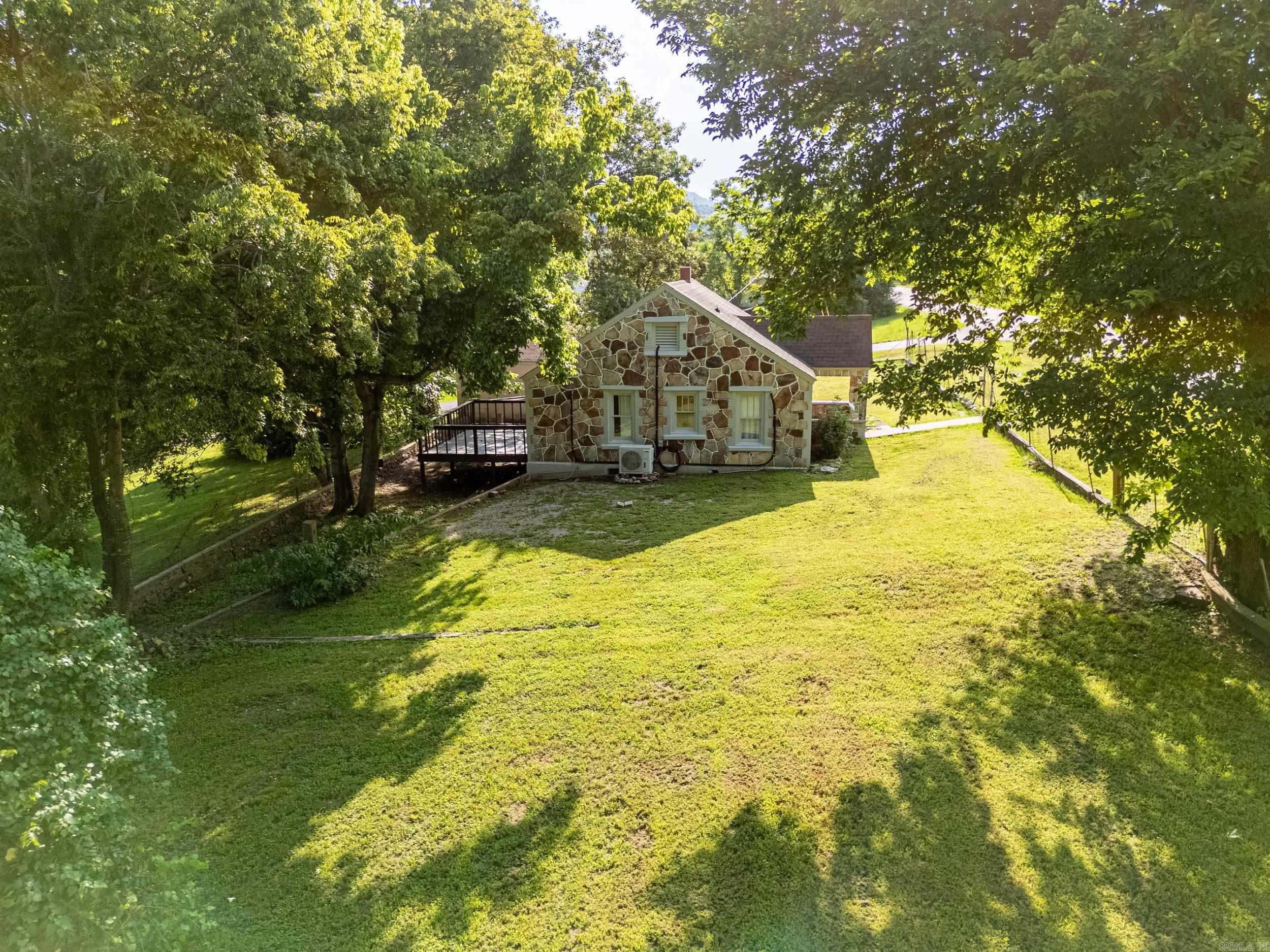 225 Blevins  Norfork, AR