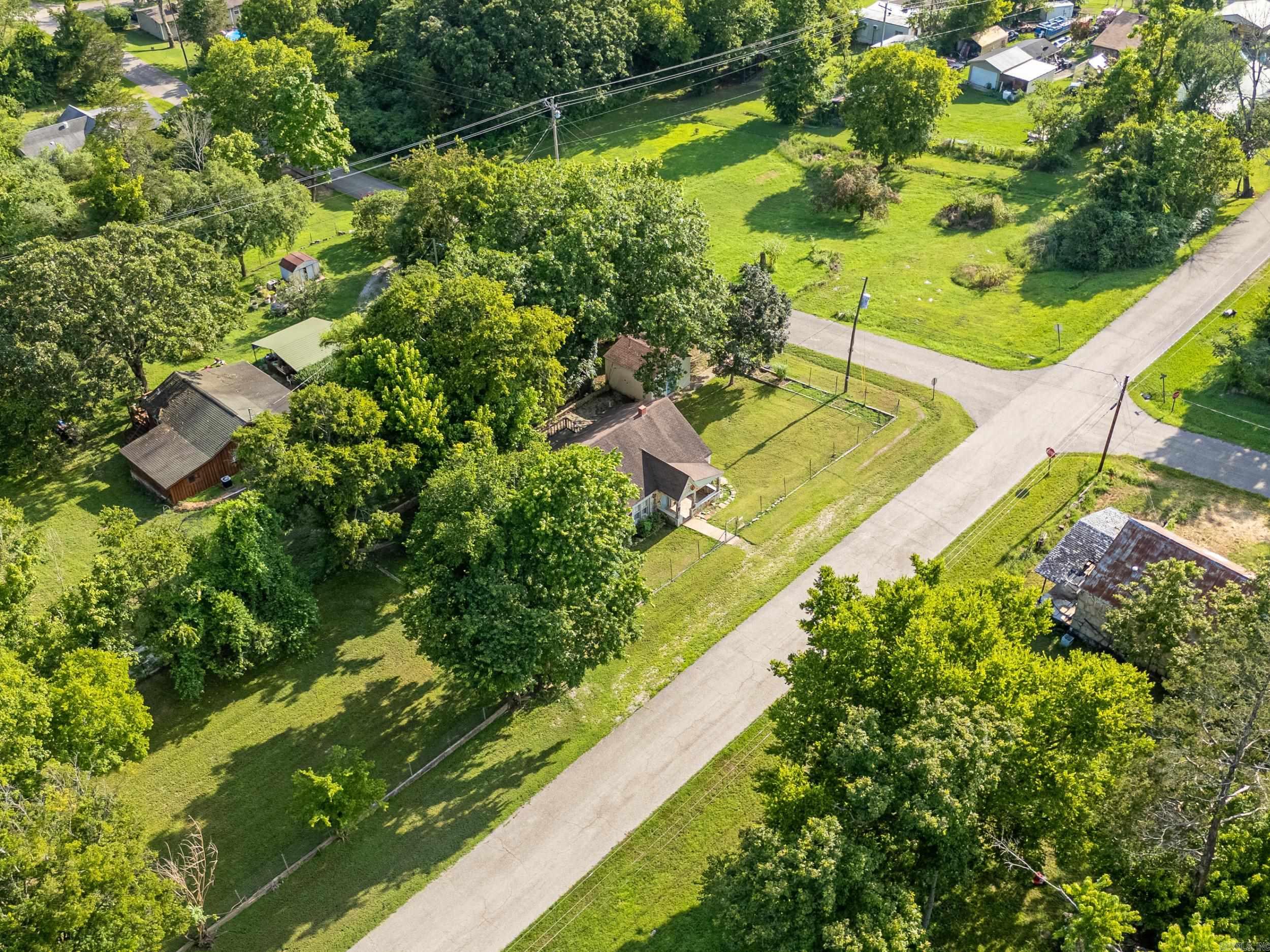225 Blevins  Norfork, AR