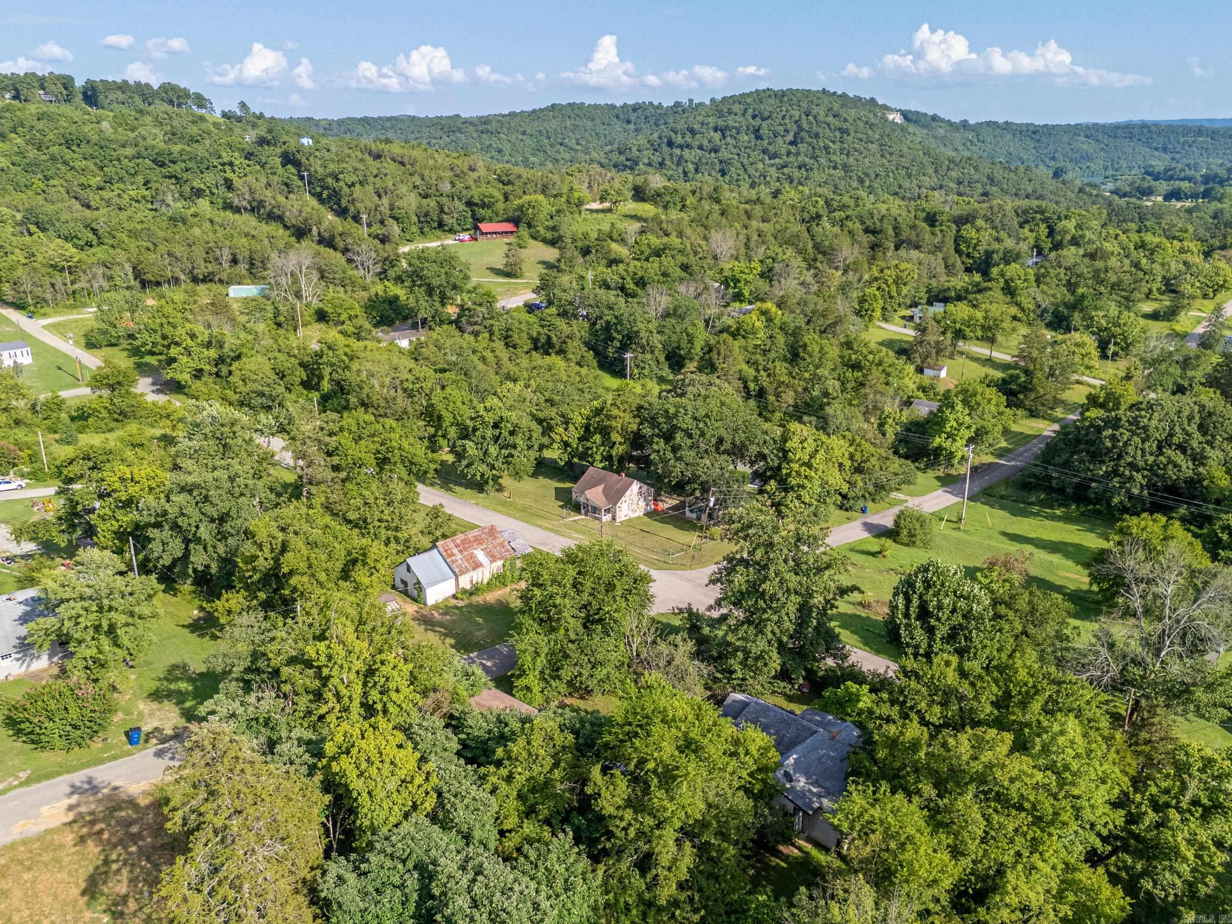 225 Blevins  Norfork, AR