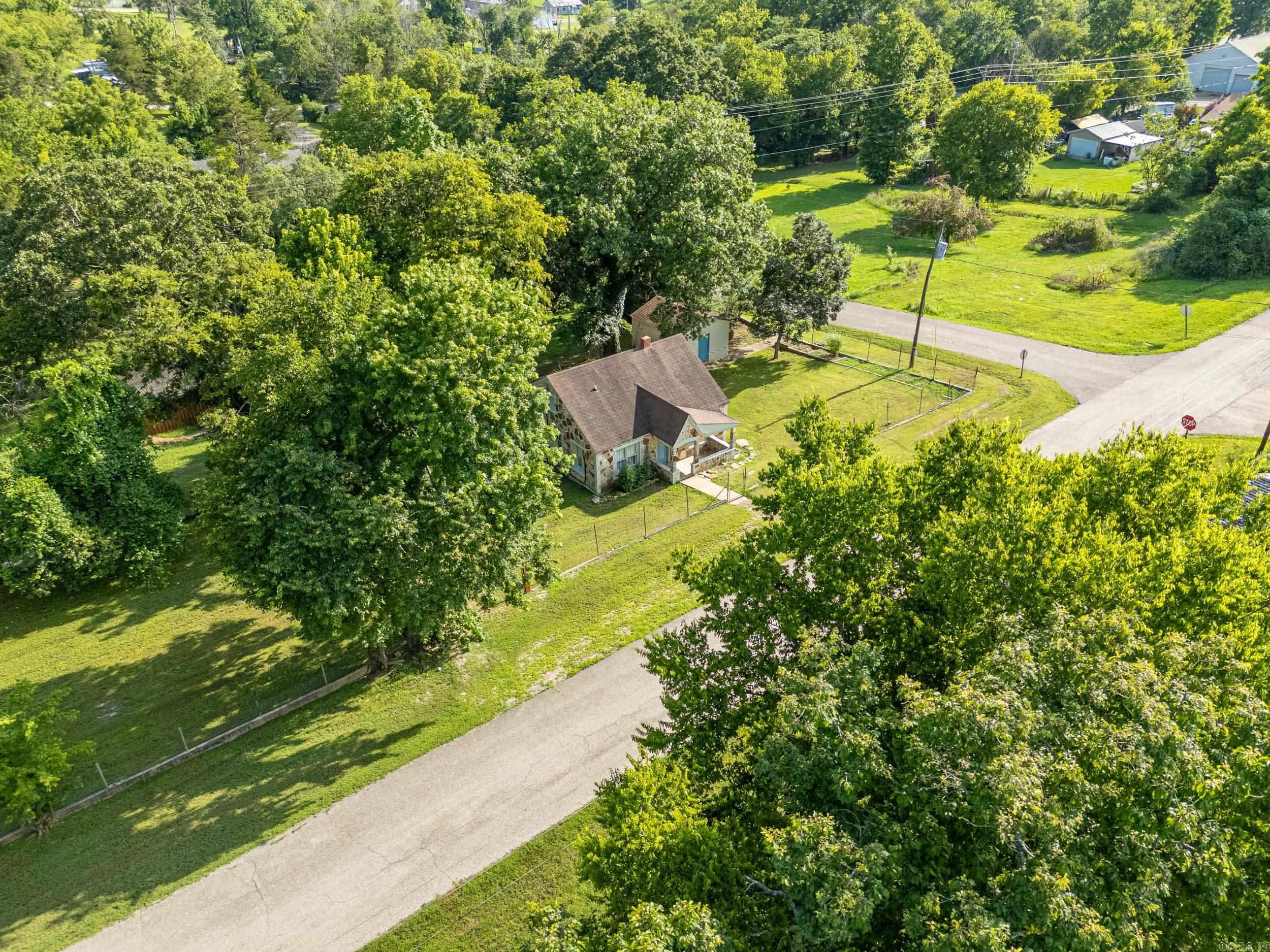 225 Blevins  Norfork, AR