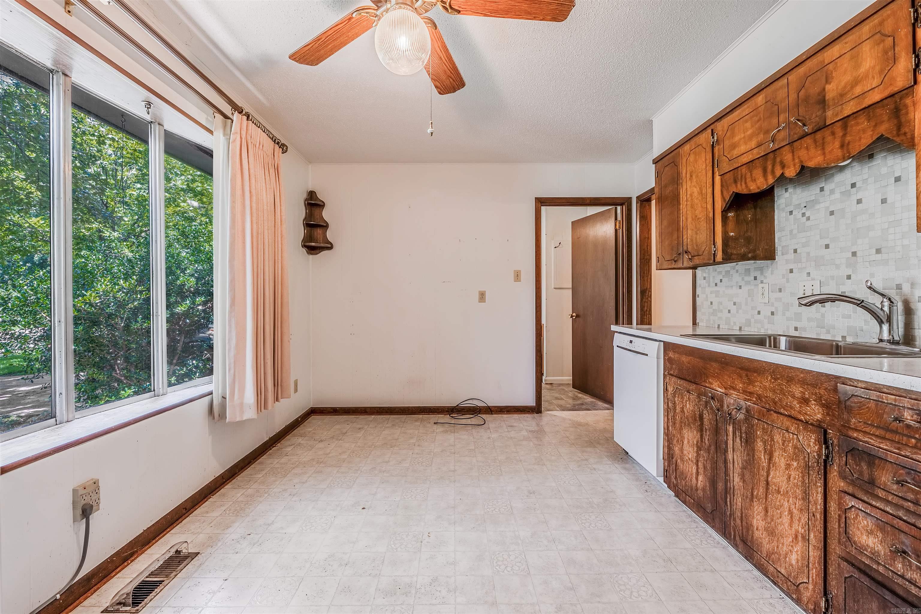 16 Cinnamon Drive  Sherwood, AR