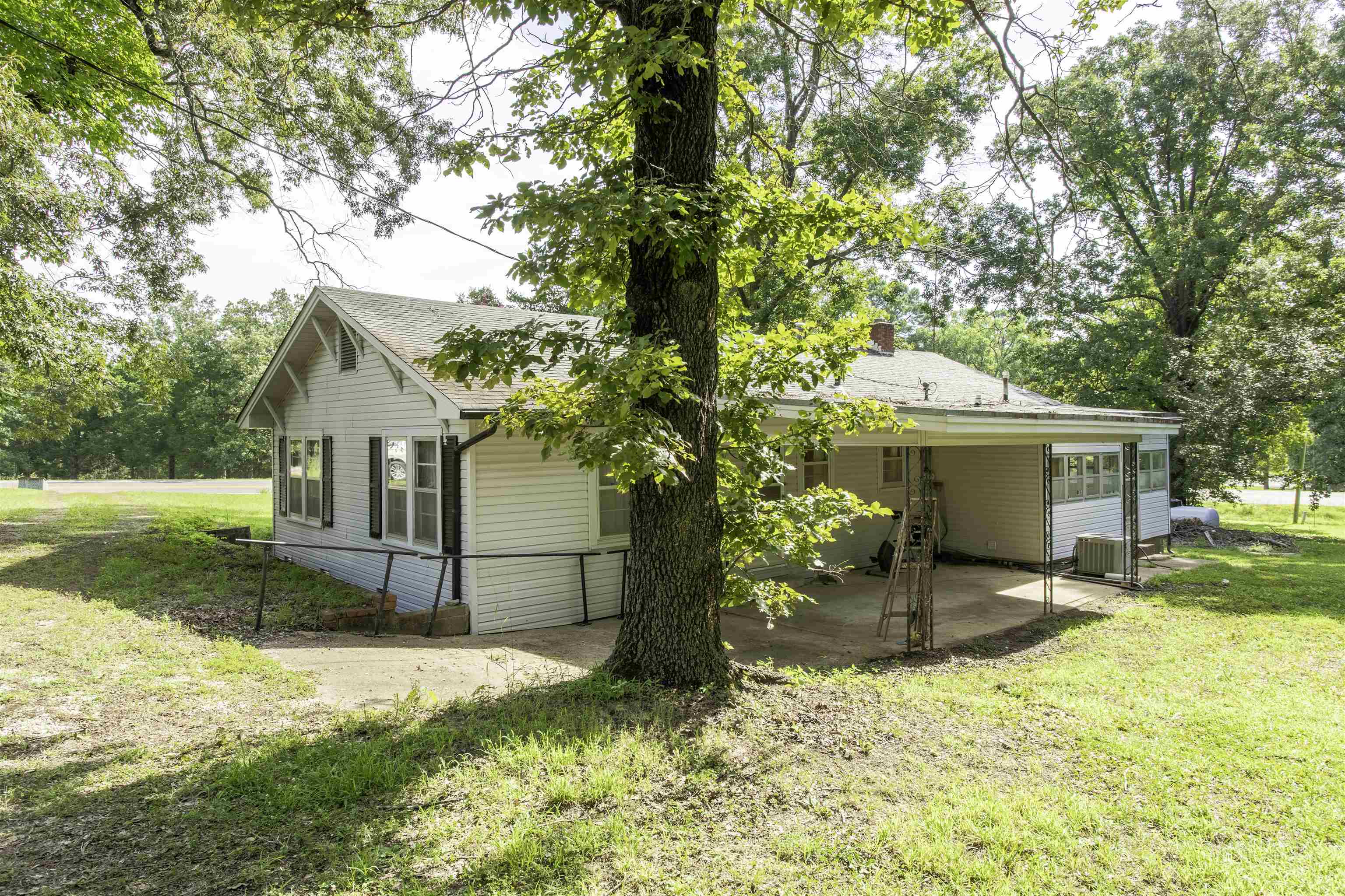 3724 AR 25  Powhatan, AR