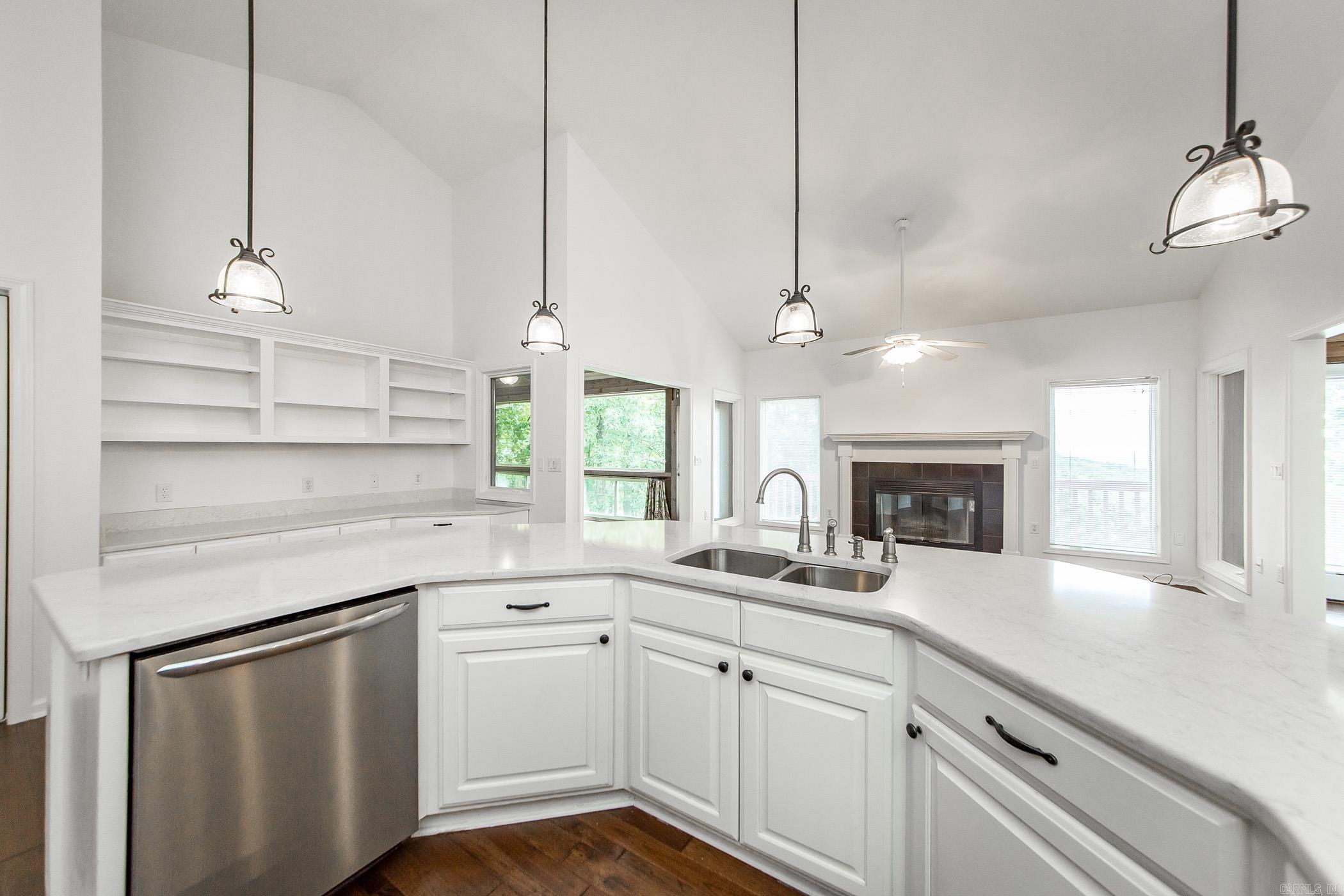 103 Tanglewood  Fairfield Bay, AR