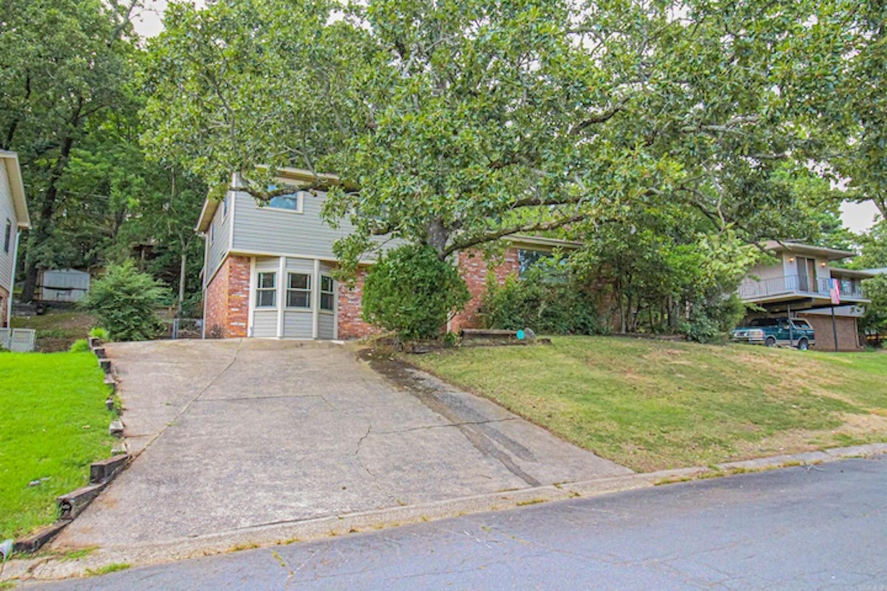 8304 Red Oak  Little Rock, AR