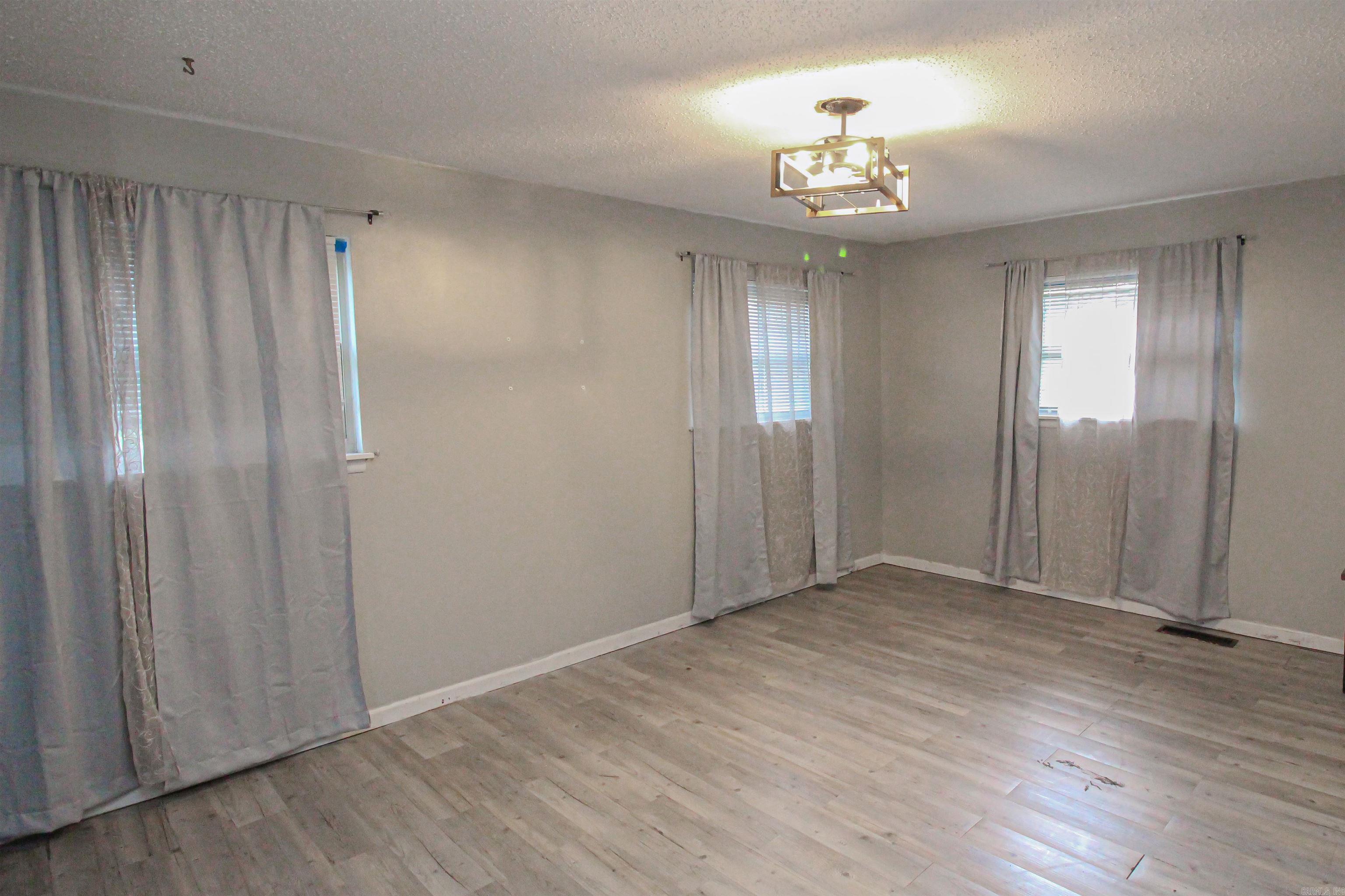 8304 Red Oak  Little Rock, AR