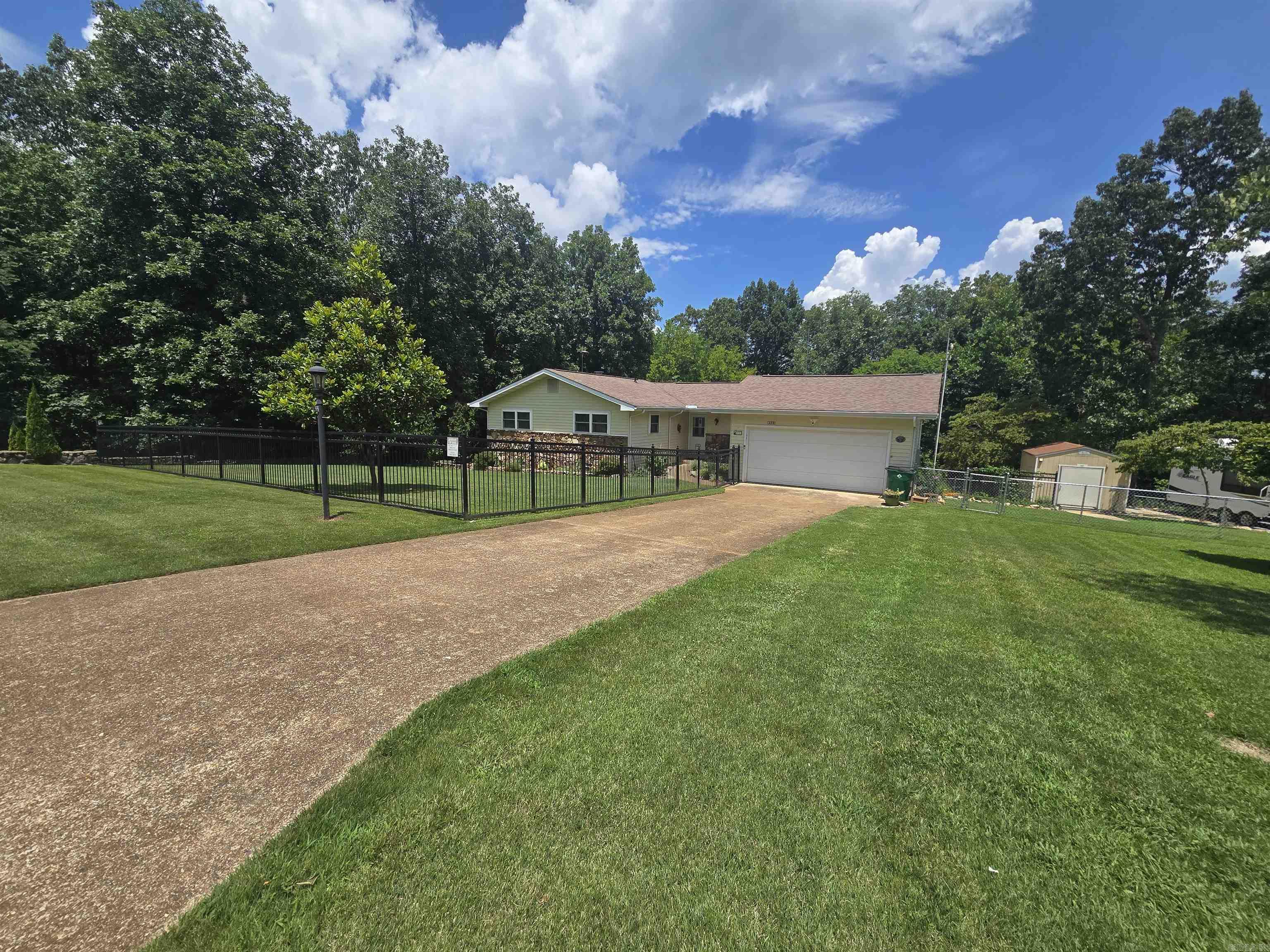 300 Victoria  Horseshoe Bend, AR