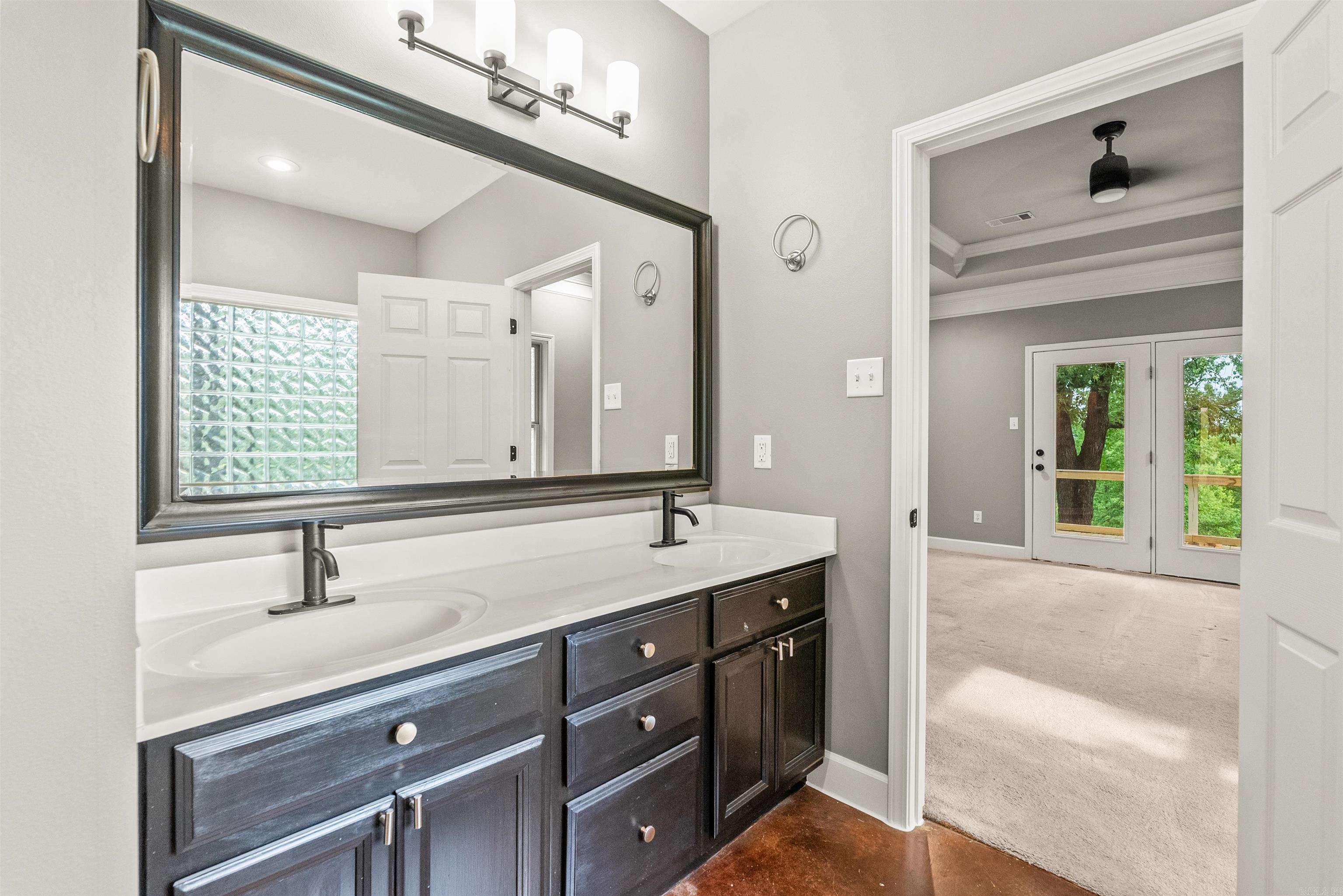 16 Summer Hill Dr  Greenbrier, AR