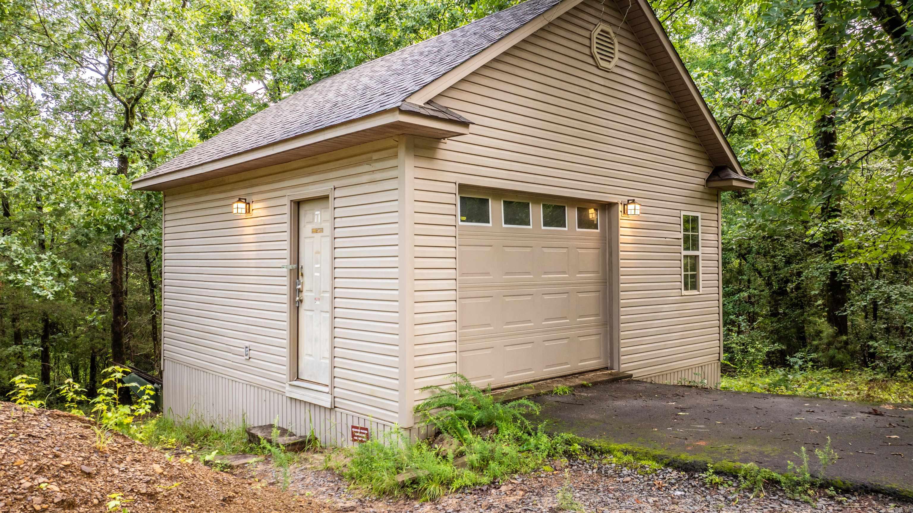 16 Summer Hill Dr  Greenbrier, AR