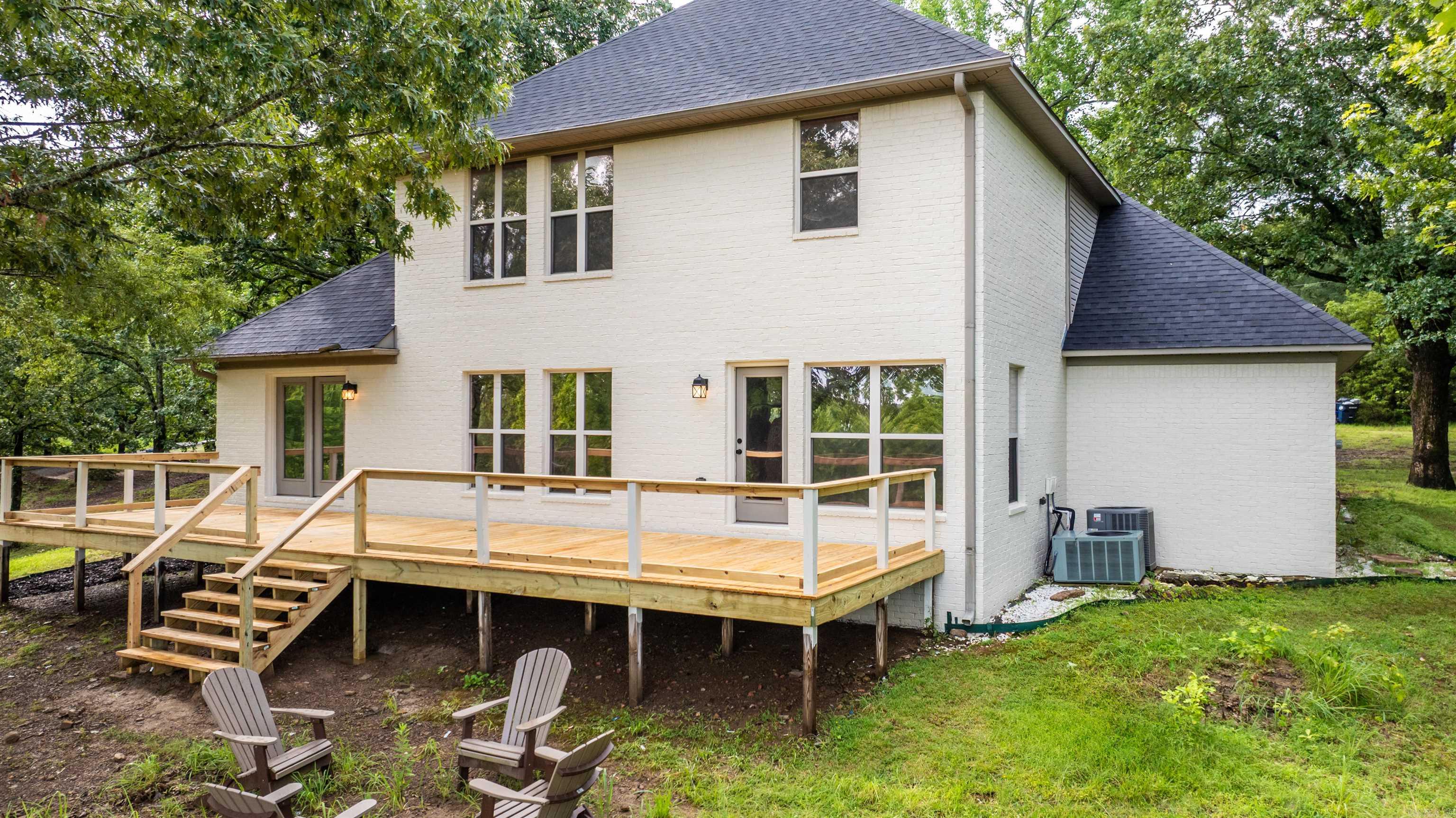 16 Summer Hill Dr  Greenbrier, AR