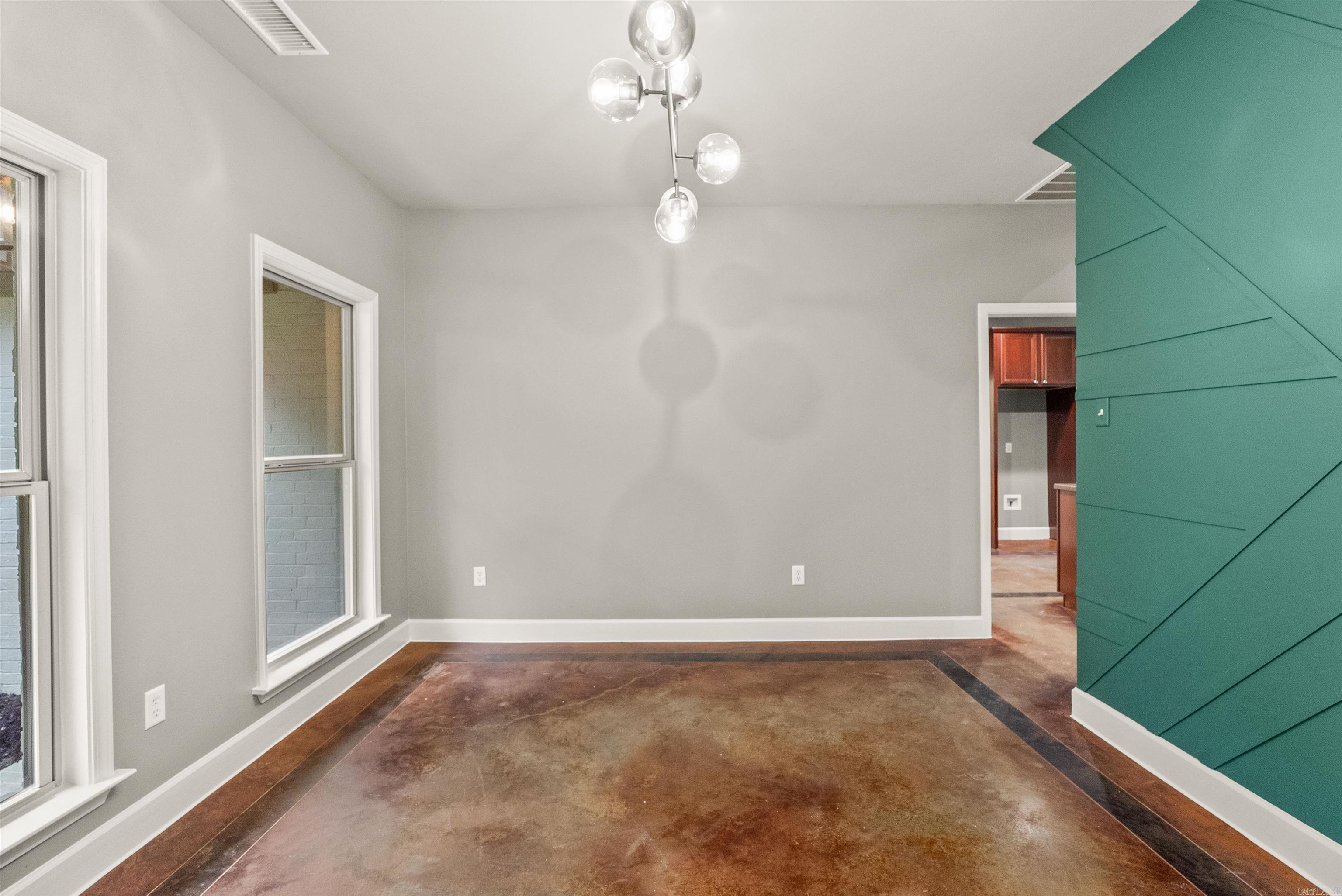 16 Summer Hill Dr  Greenbrier, AR