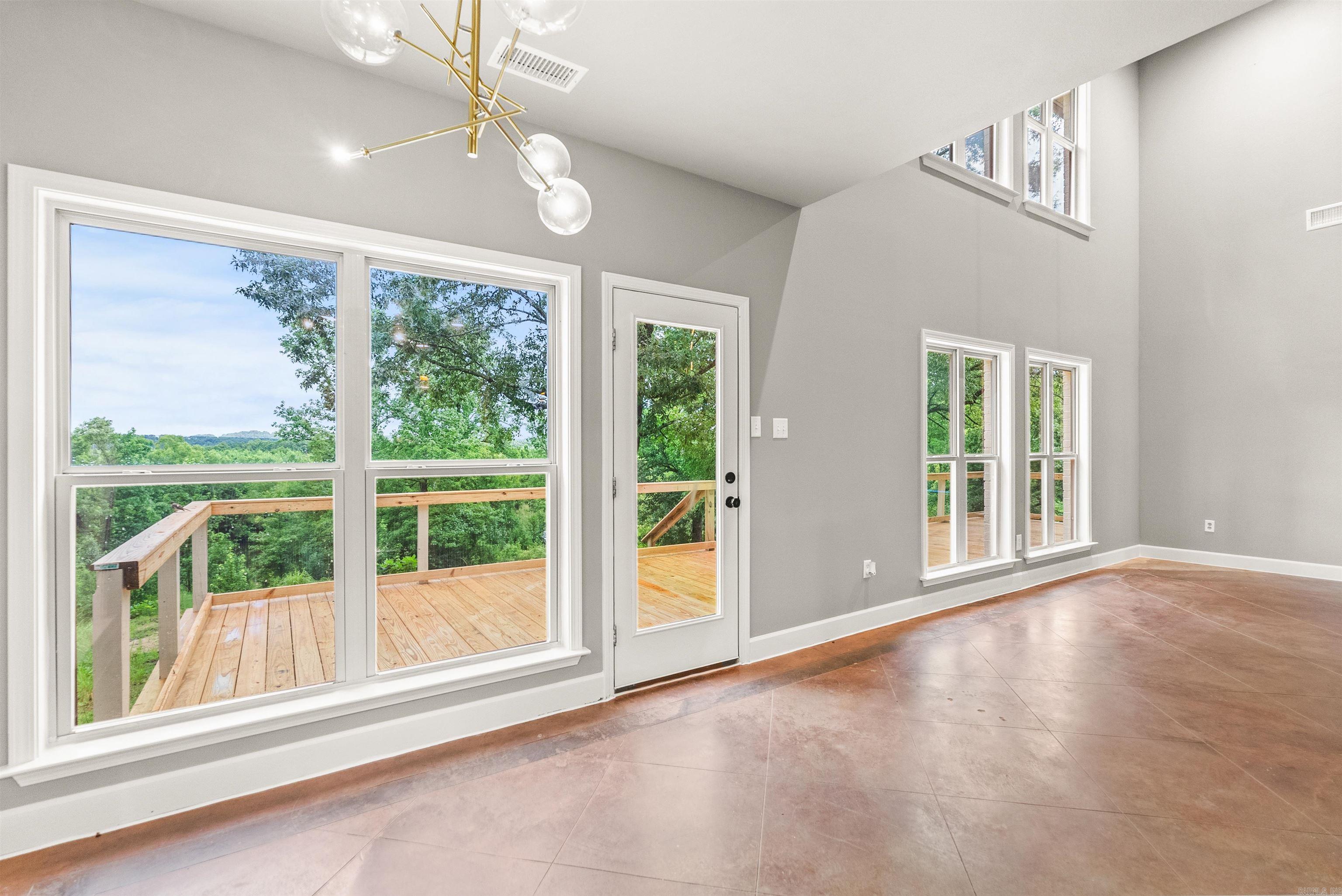 16 Summer Hill Dr  Greenbrier, AR