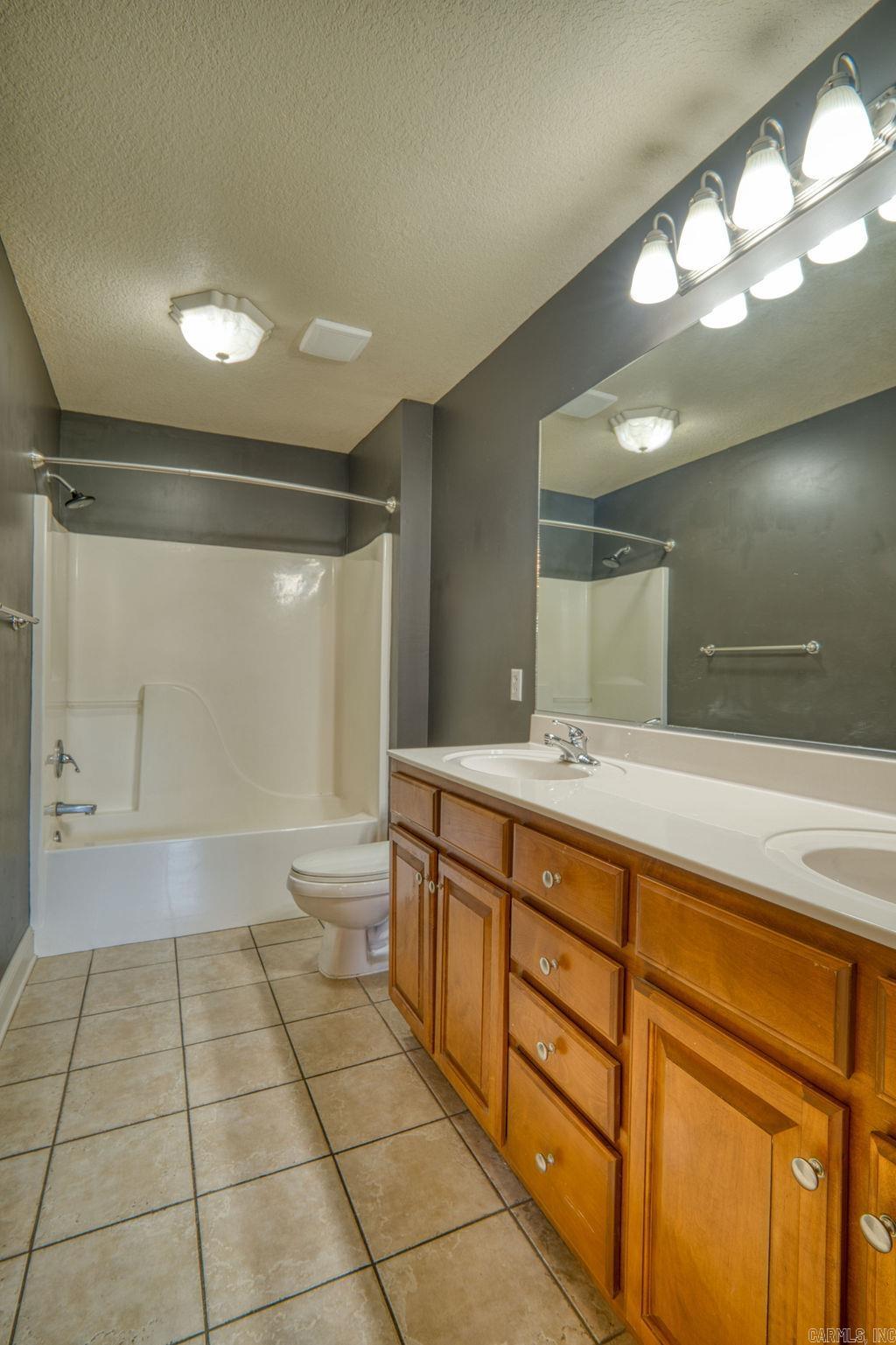 1312 Hemingway Jonesboro, AR 72405