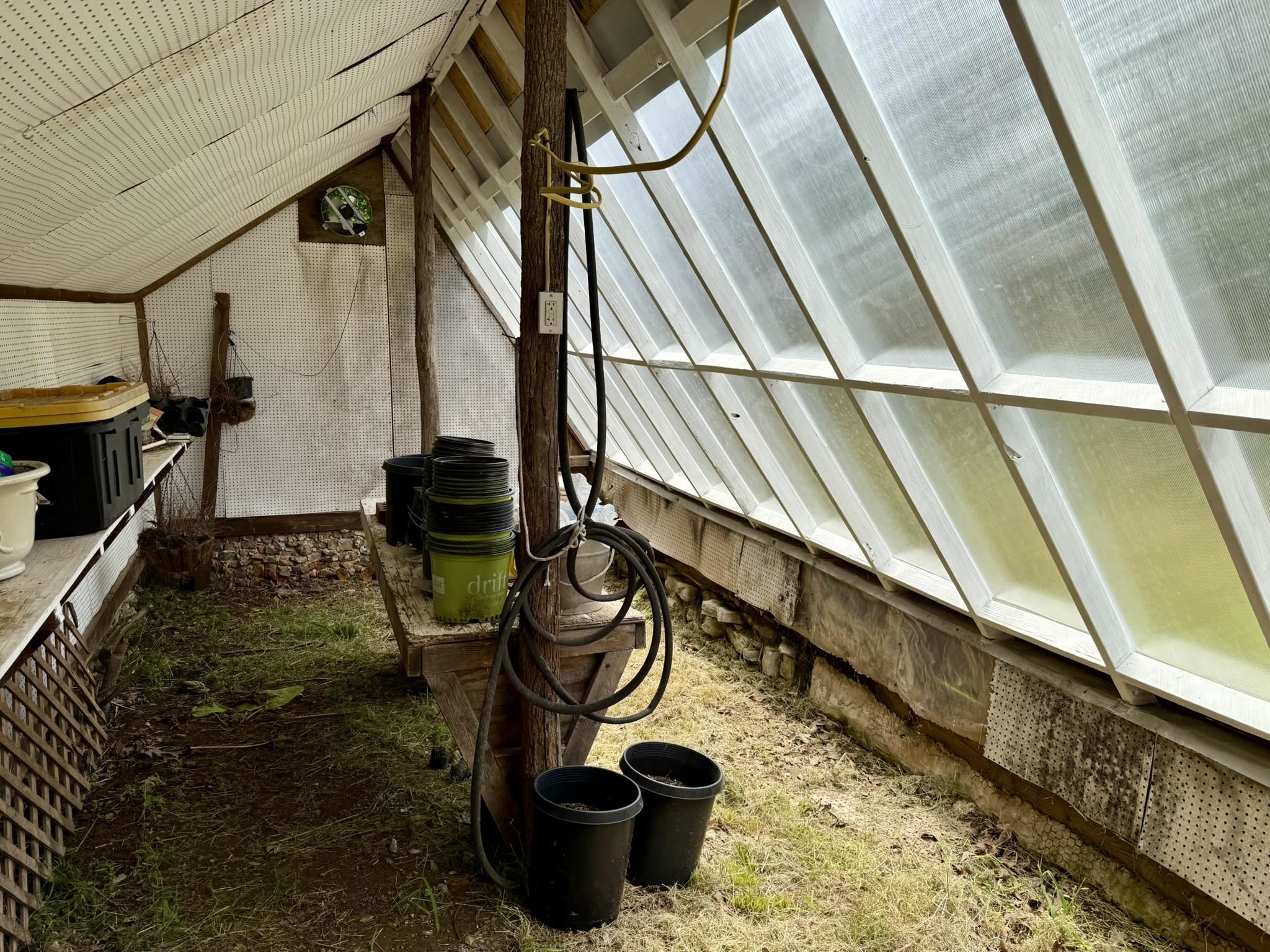 2061 McKnight Road  Guion, AR