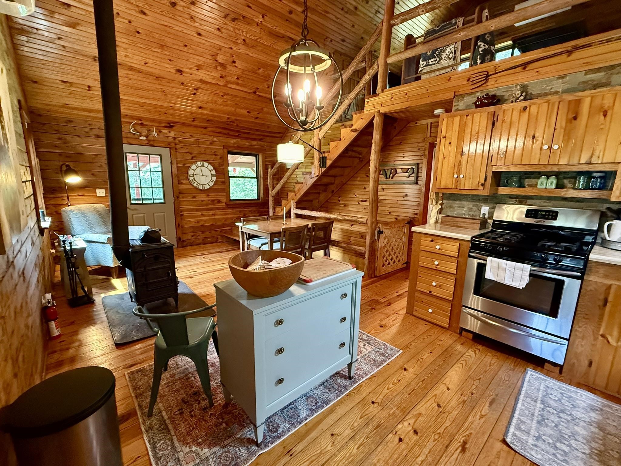 2061 McKnight Road  Guion, AR