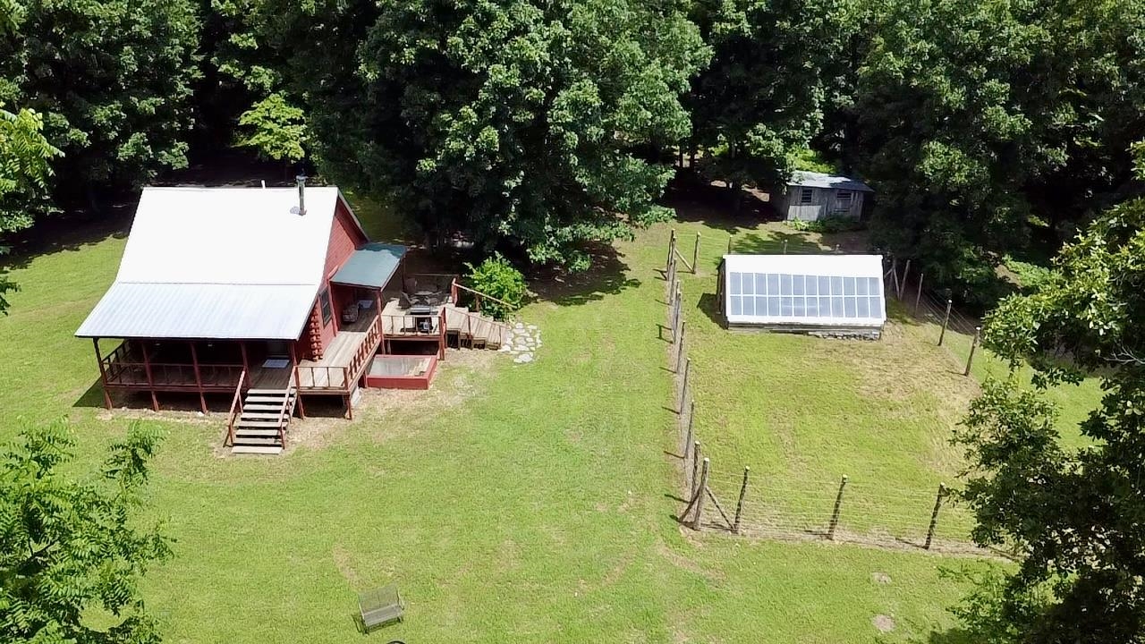 2061 McKnight Road  Guion, AR
