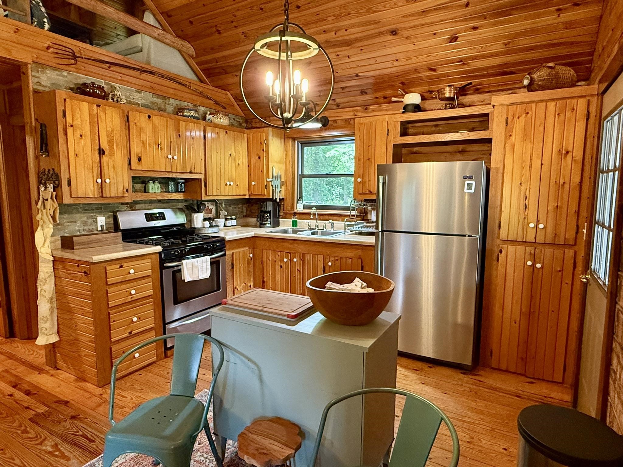 2061 McKnight Road  Guion, AR