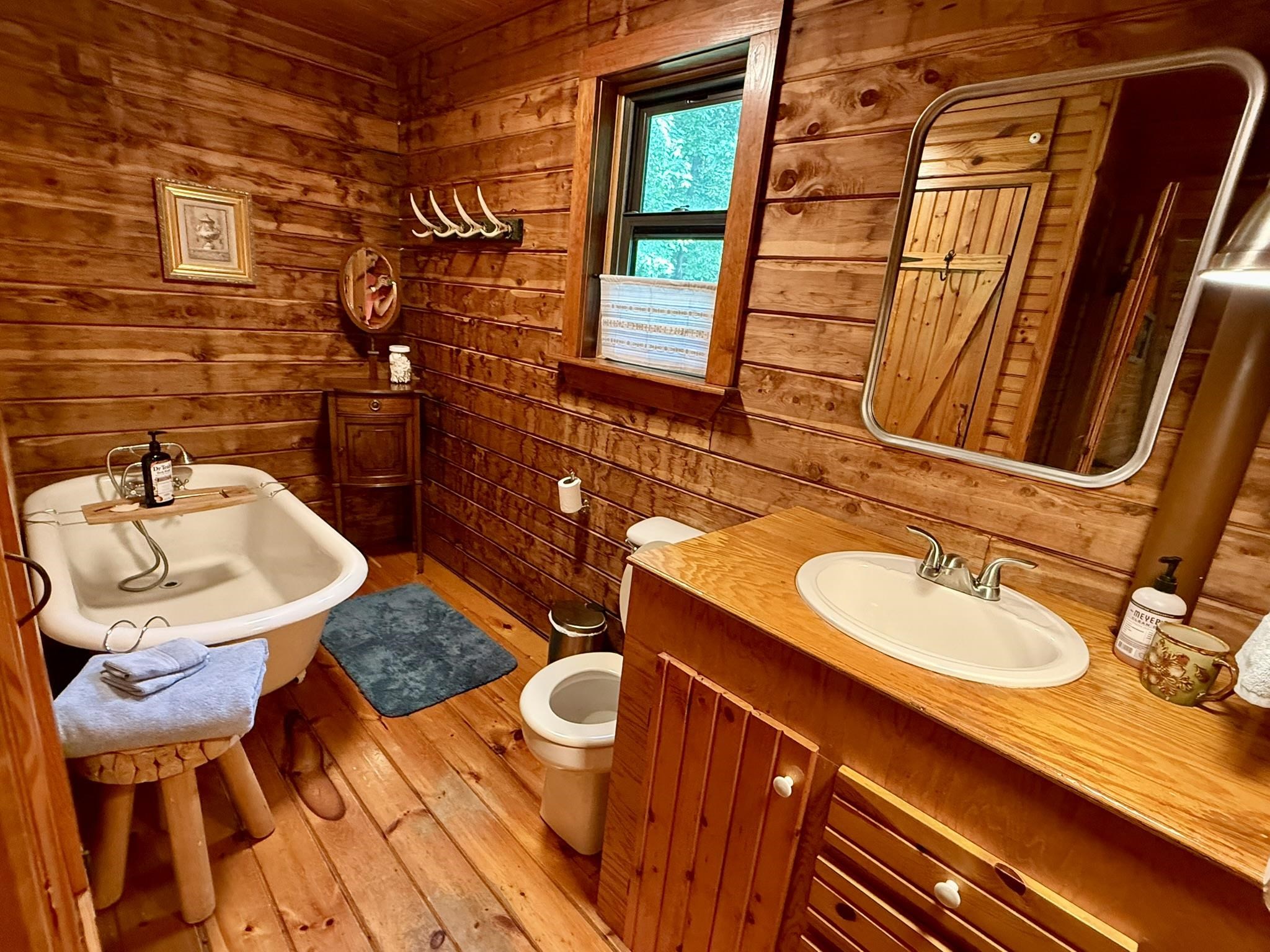 2061 McKnight Road  Guion, AR