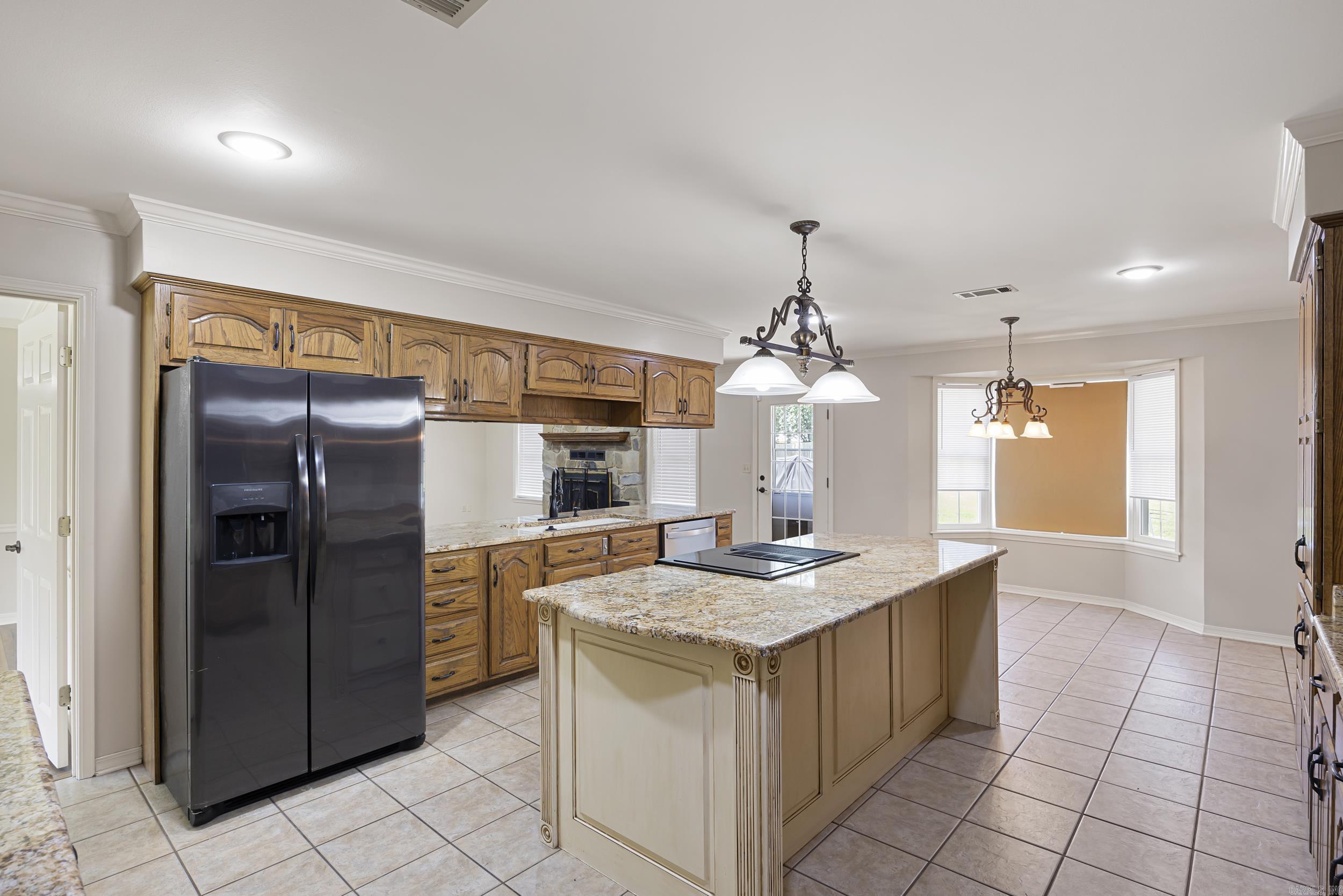 2916 Highland Dr  Russellville, AR